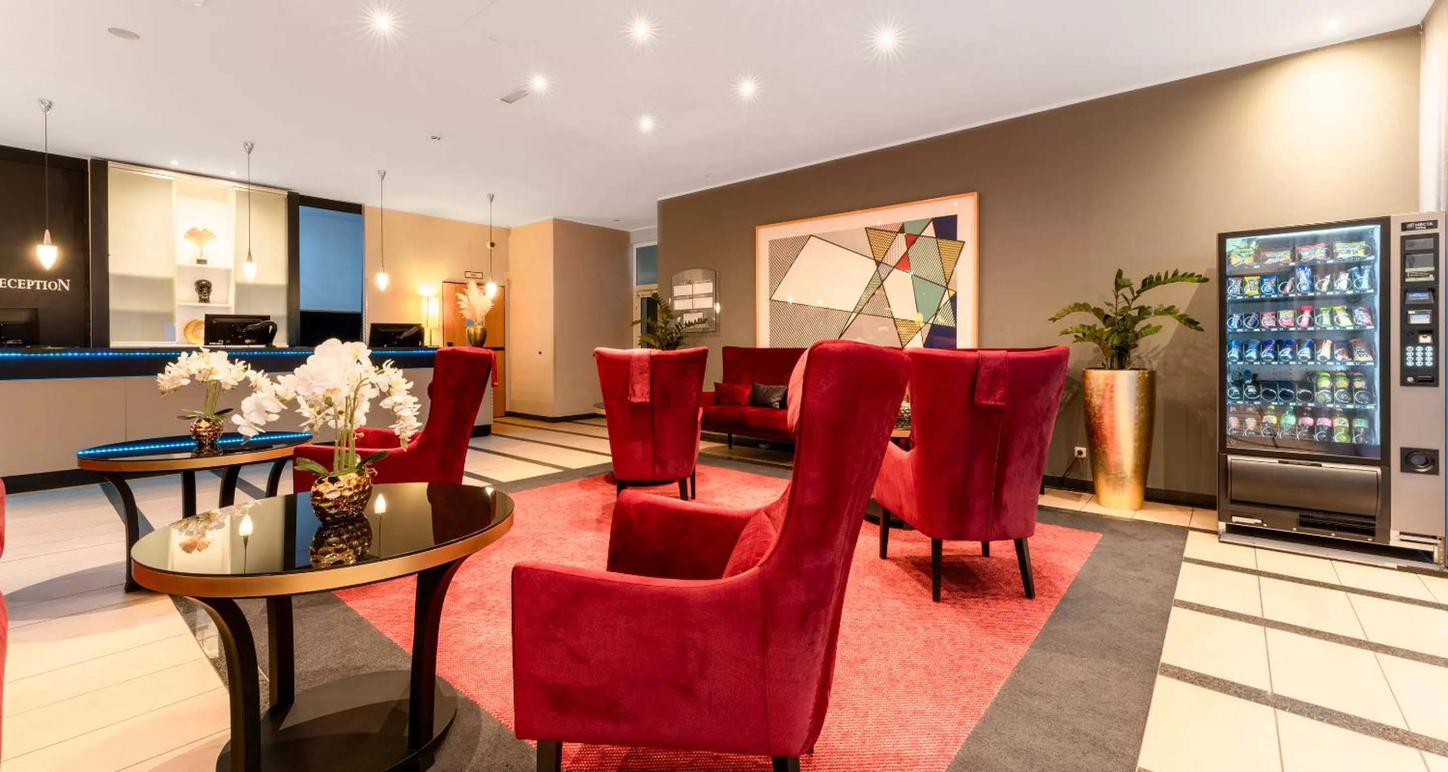 Lobby or reception in PLAZA Premium Köln