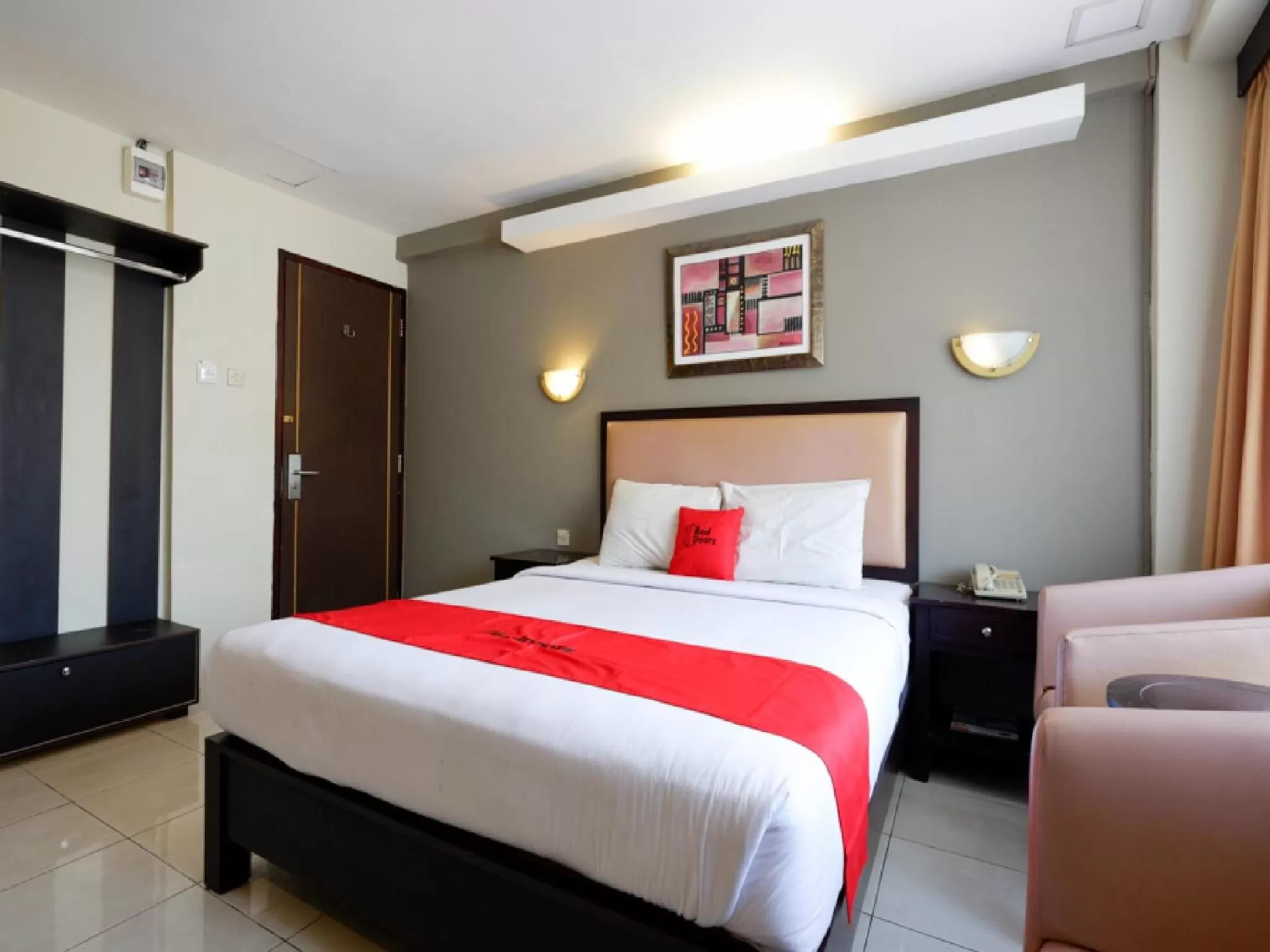 Bedroom, Bed in RedDoorz Plus @ Singosari Raya