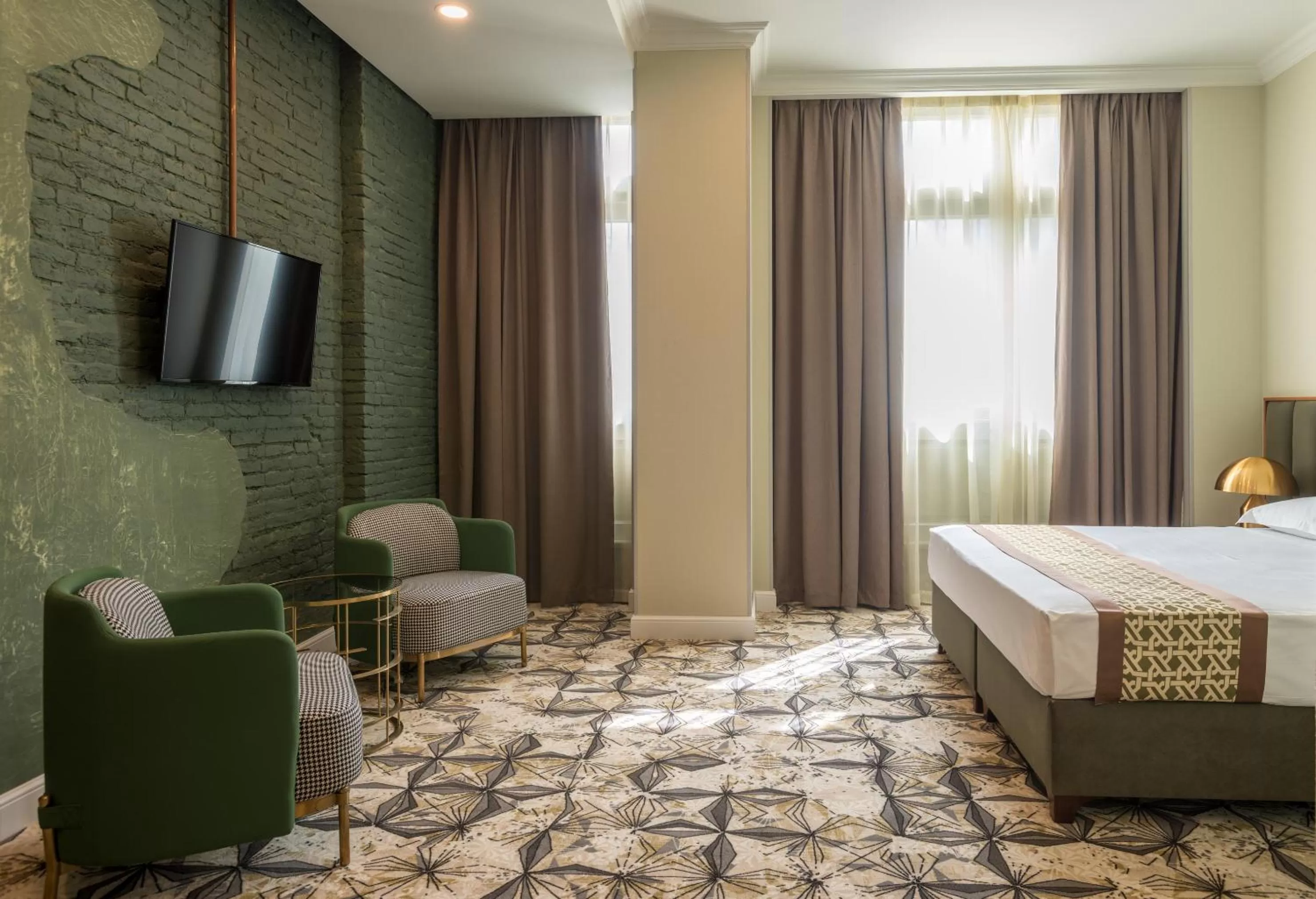 TV and multimedia, Bed in Grand Opera Hotel