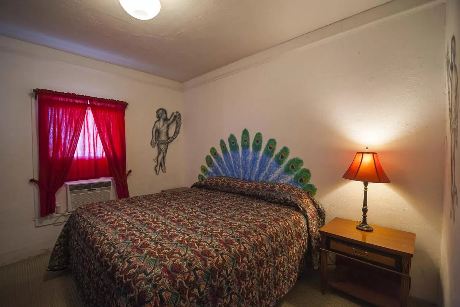 Bed in Amargosa Opera House & Hotel