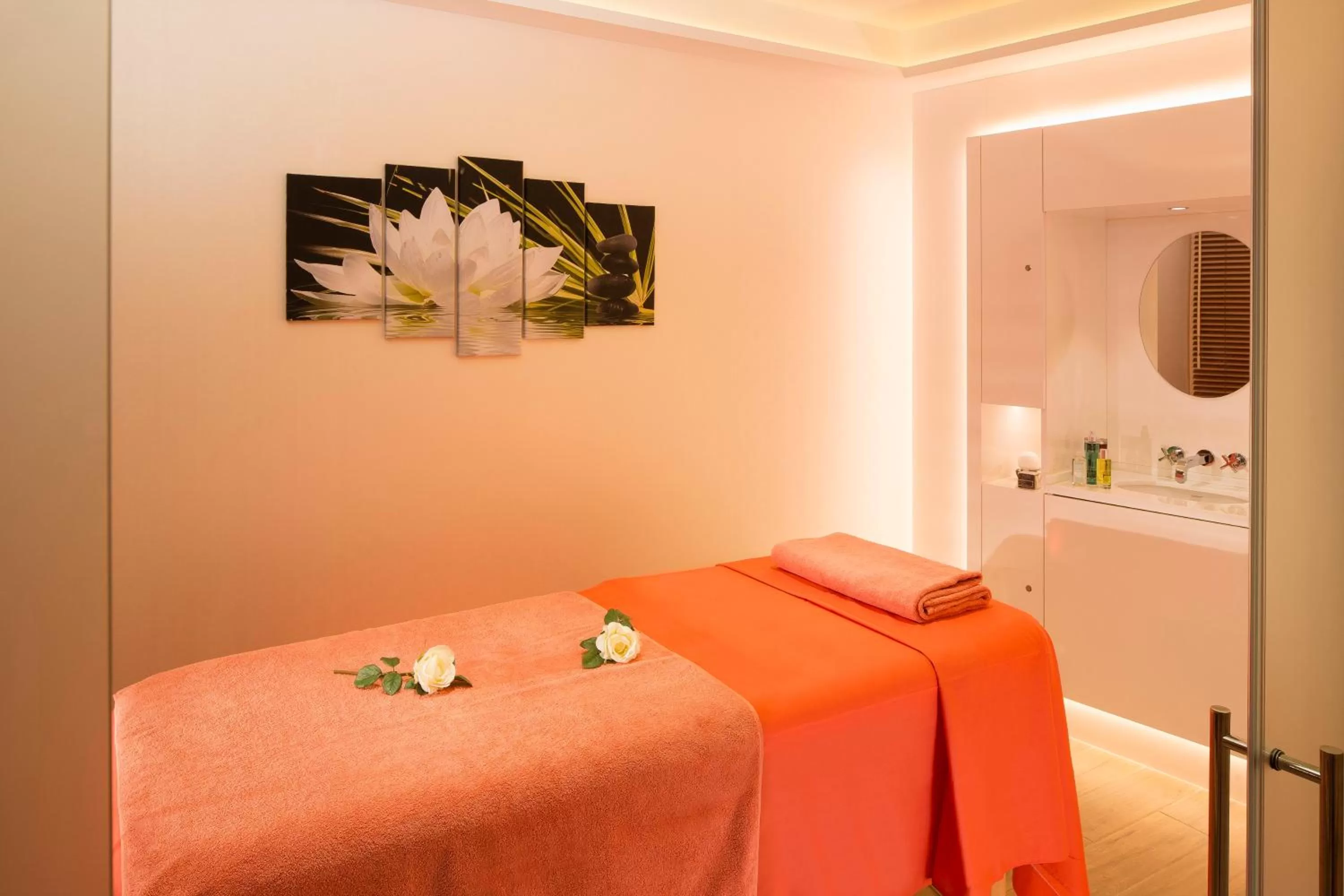 Massage in Hôtel Le M