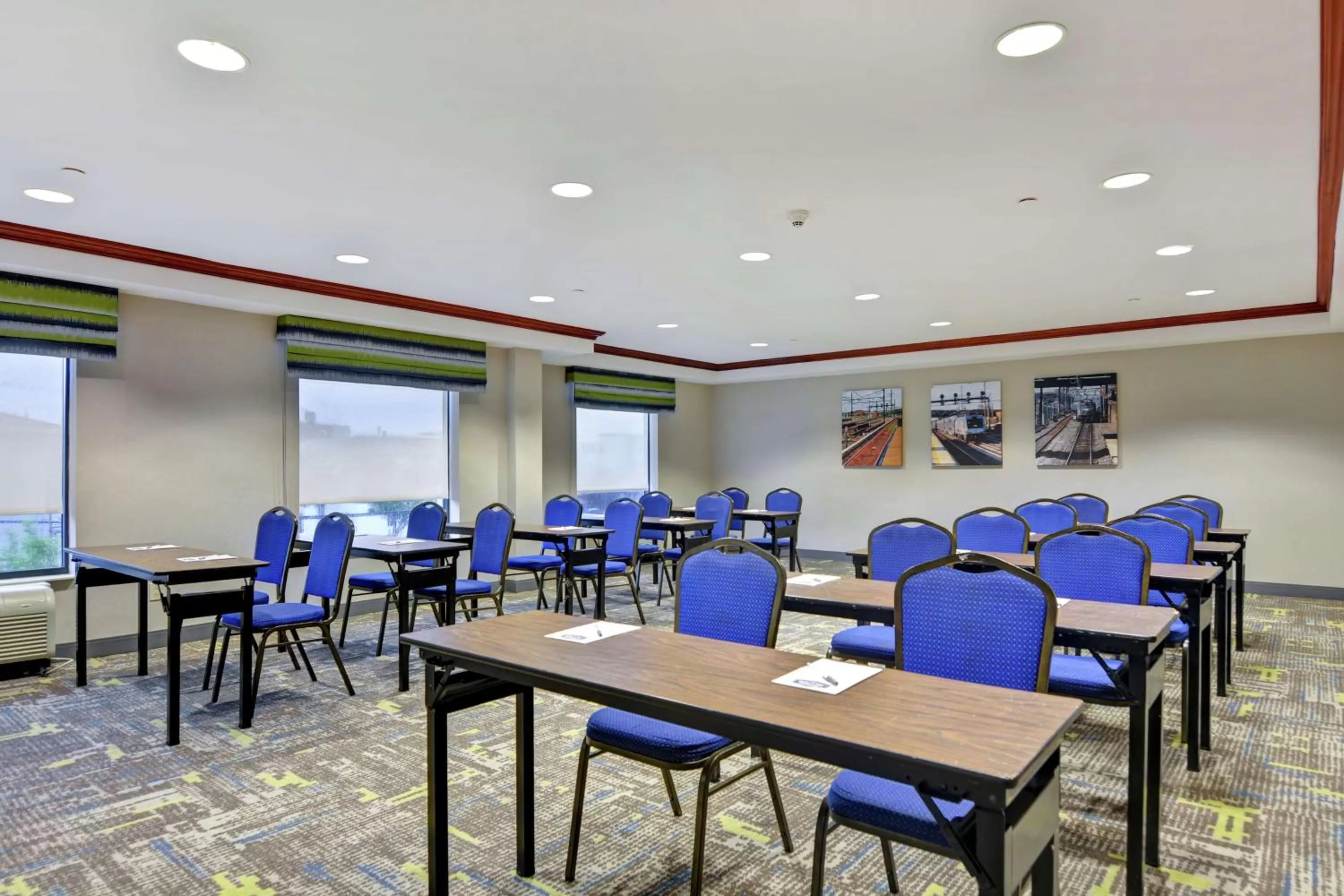 Meeting/conference room in Hampton Inn & Suites Newark-Harrison-Riverwalk