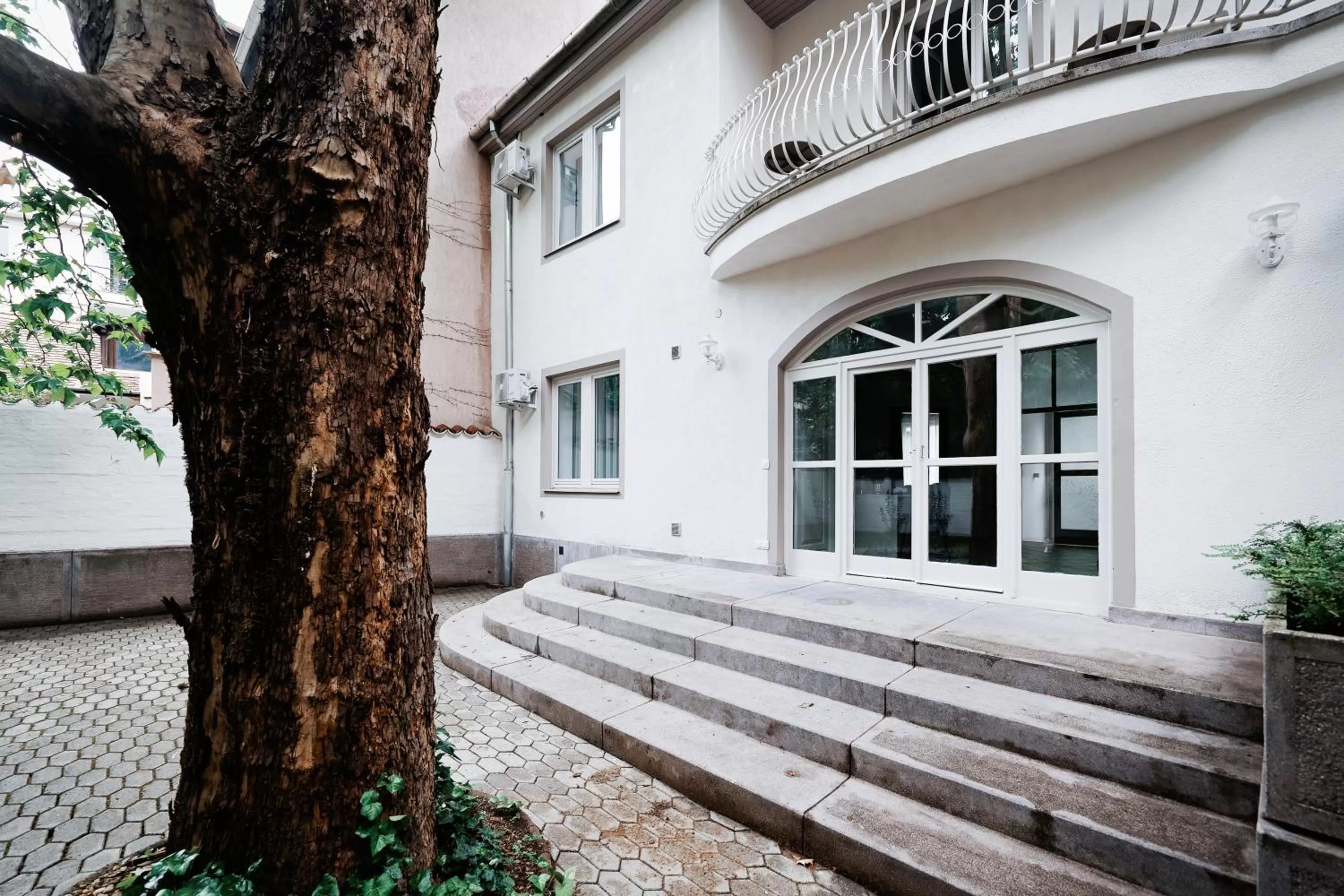 Property building in Villa Oliver Budapest