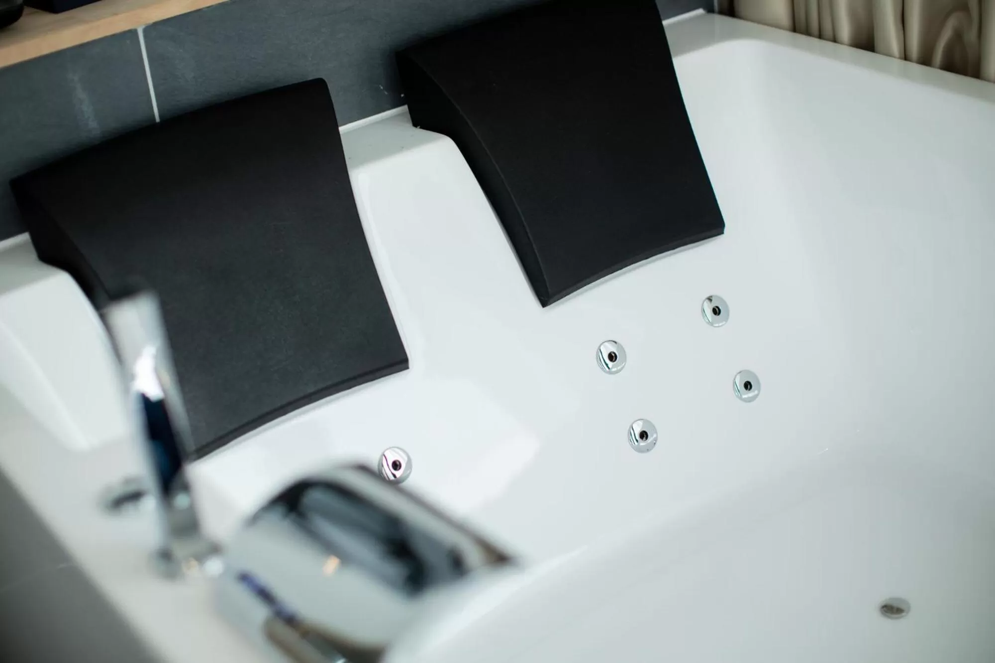 Hot Tub in Le Barracuda & Spa, Centre Port, pieds dans l'eau, vue mer