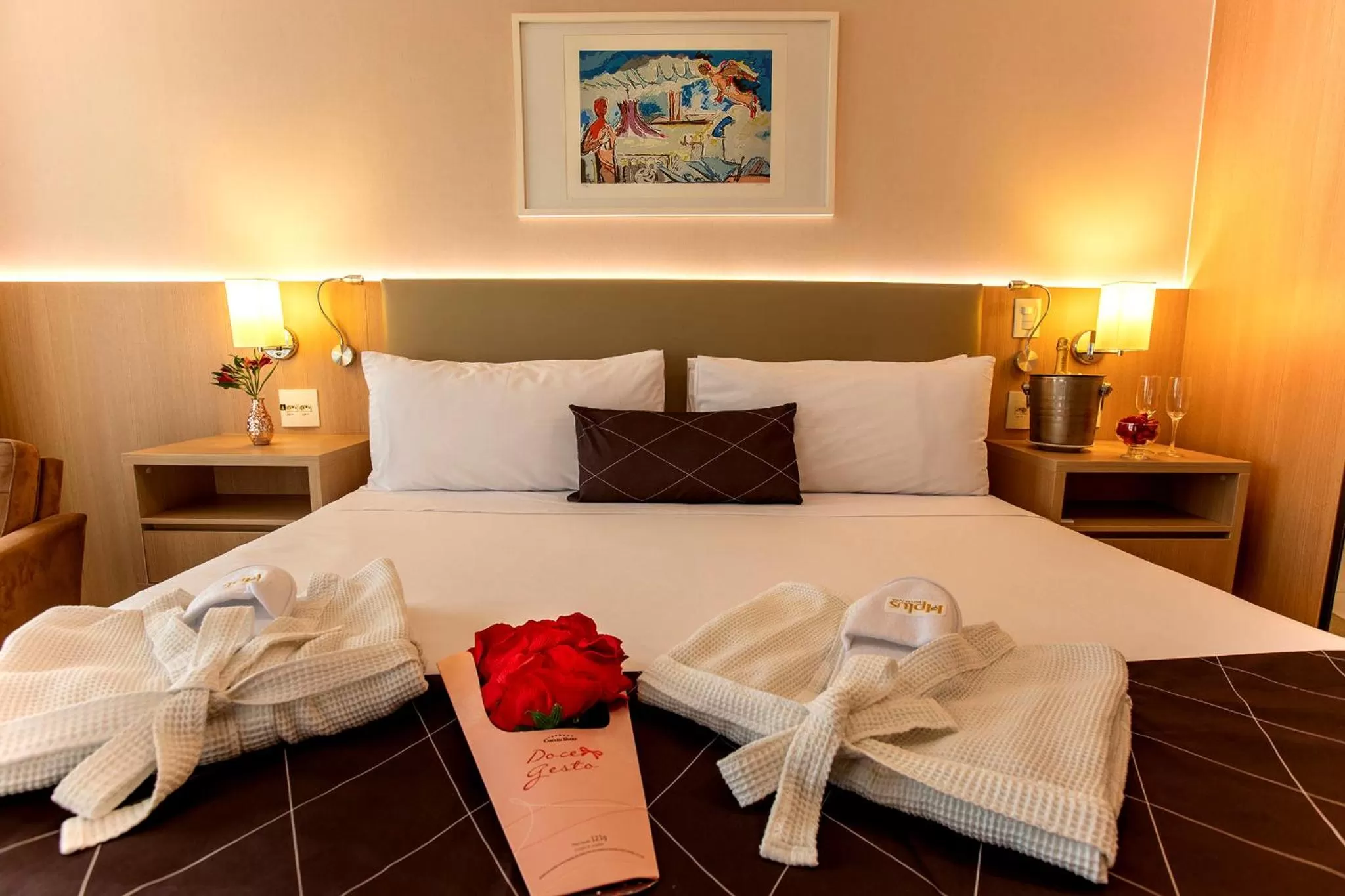 Bedroom, Bed in Cullinan Hplus Premium