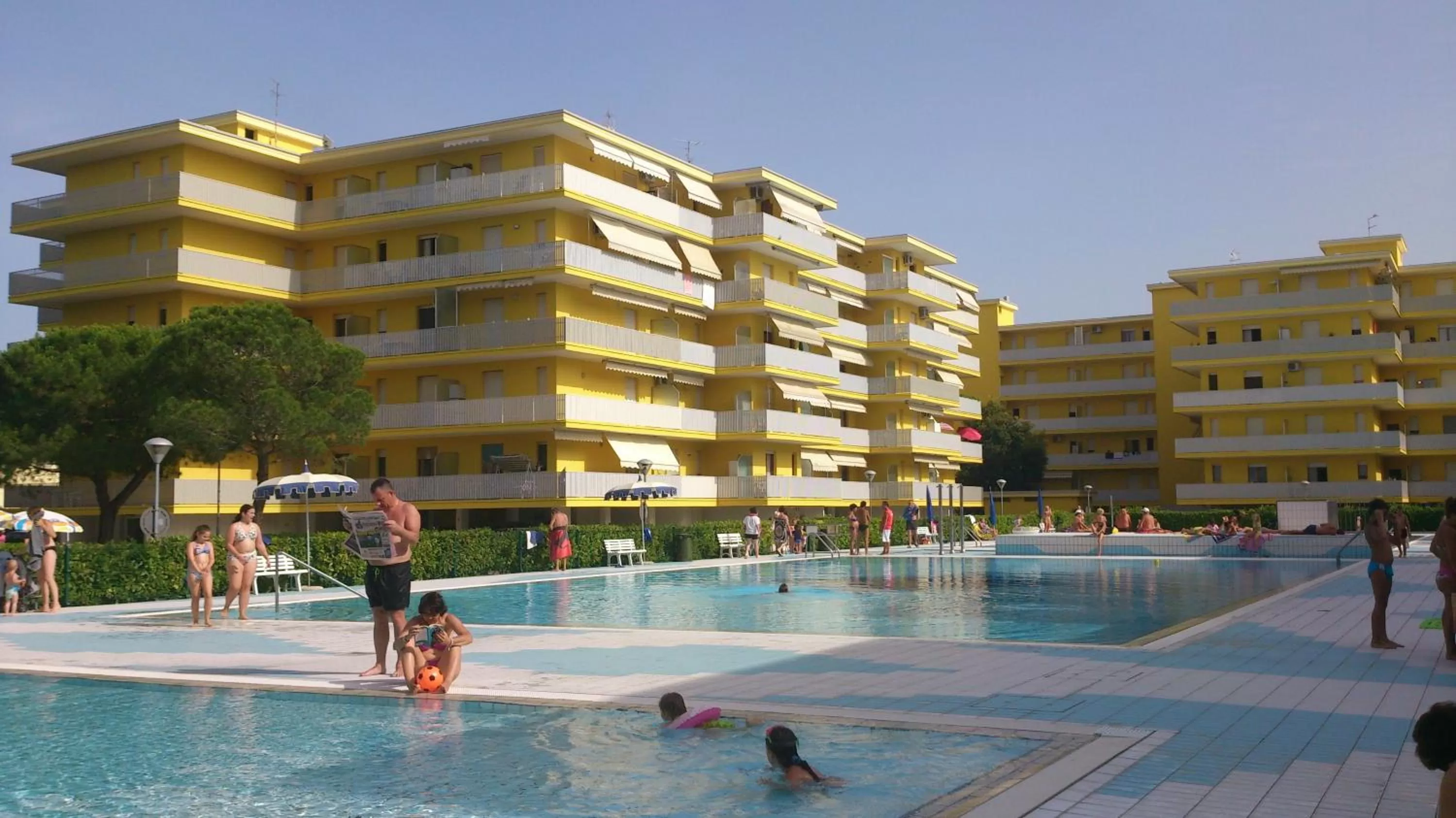Swimming Pool in Residence Valbella - GETURHOTELS