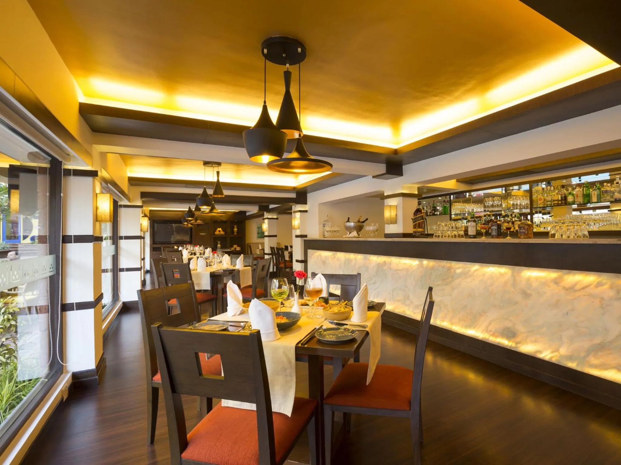 Restaurant/places to eat in Deltin Suites