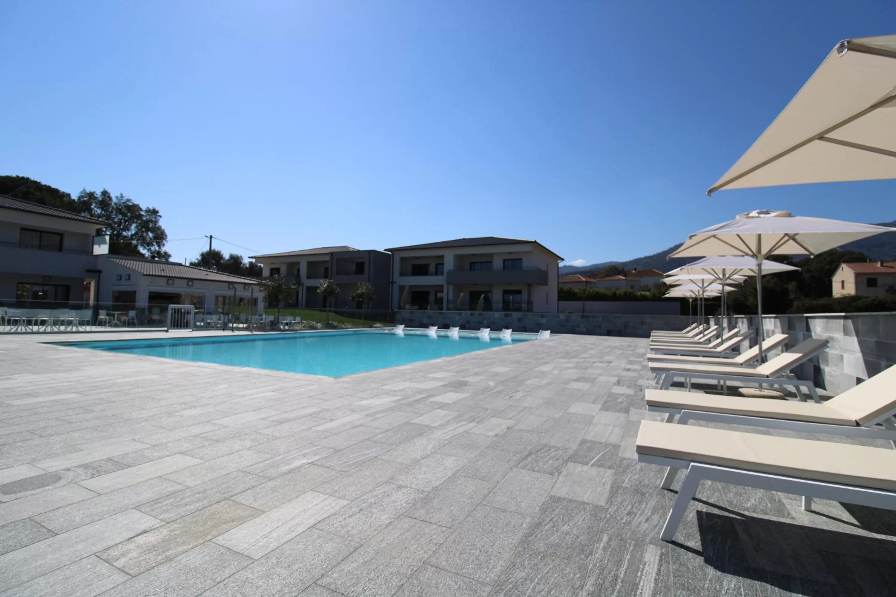 Swimming pool in hôtel résidence a torra