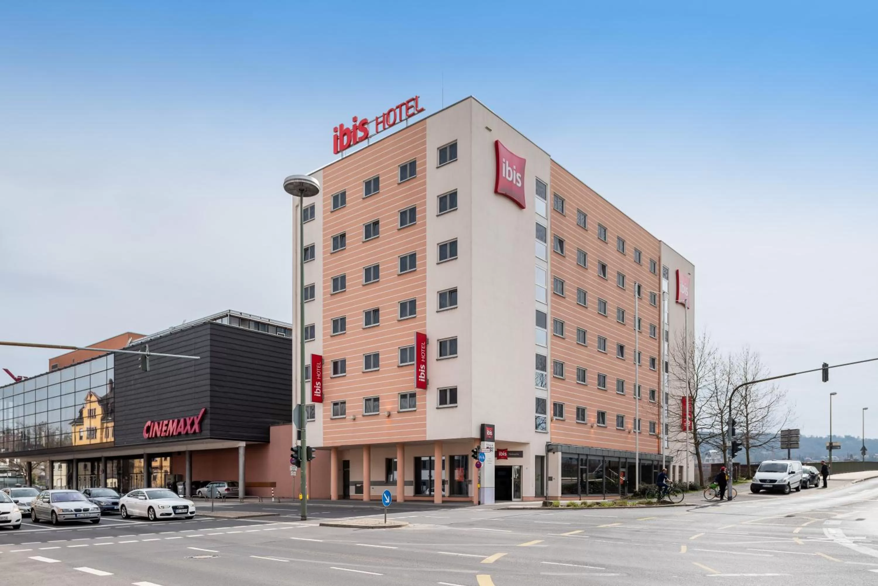 Facade/entrance in ibis Hotel Würzburg City