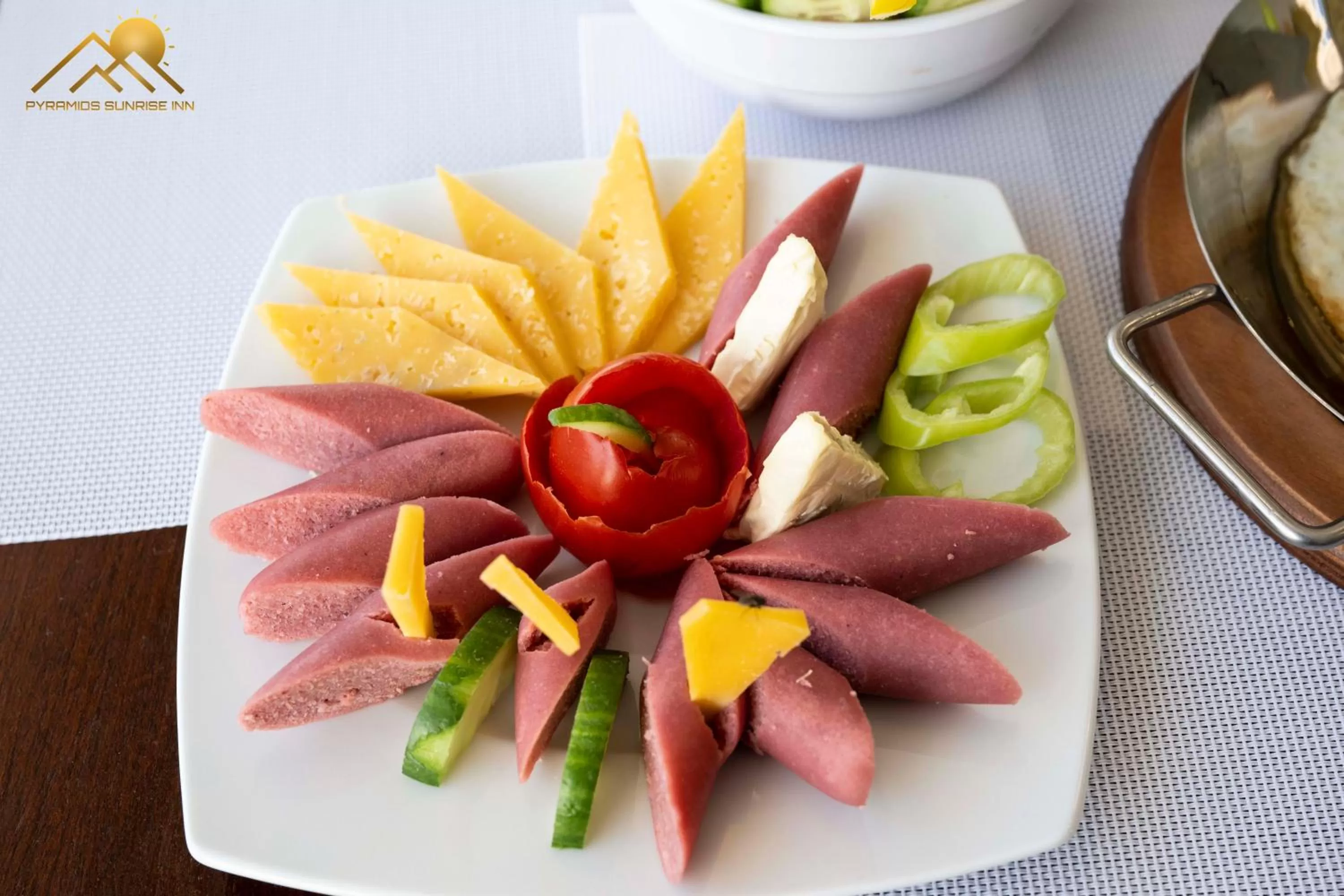 Restaurant/places to eat in Pyramids sunrise inn