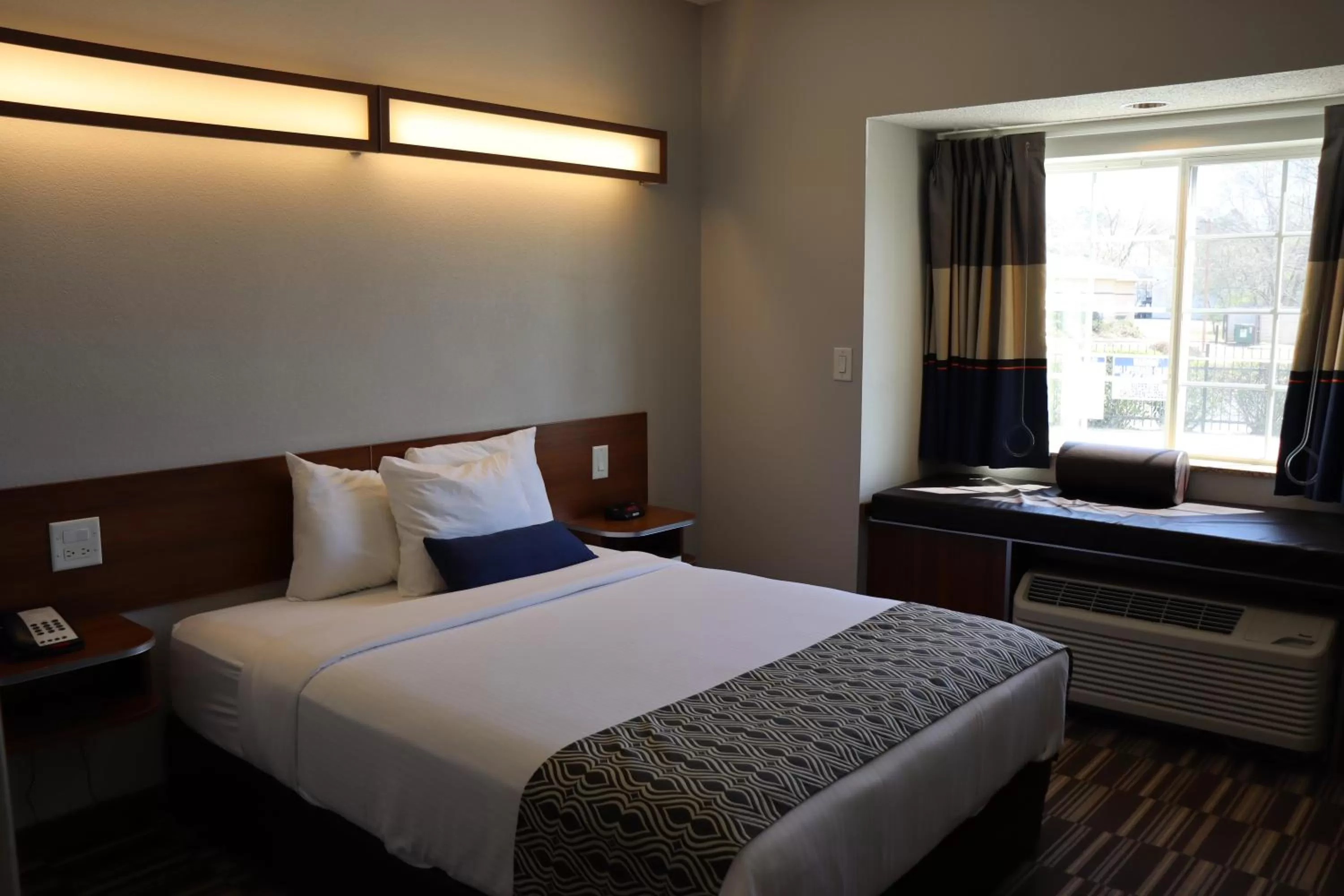 Bedroom, Bed in Microtel Inn & Suites by Wyndham Columbus Near Fort Moore