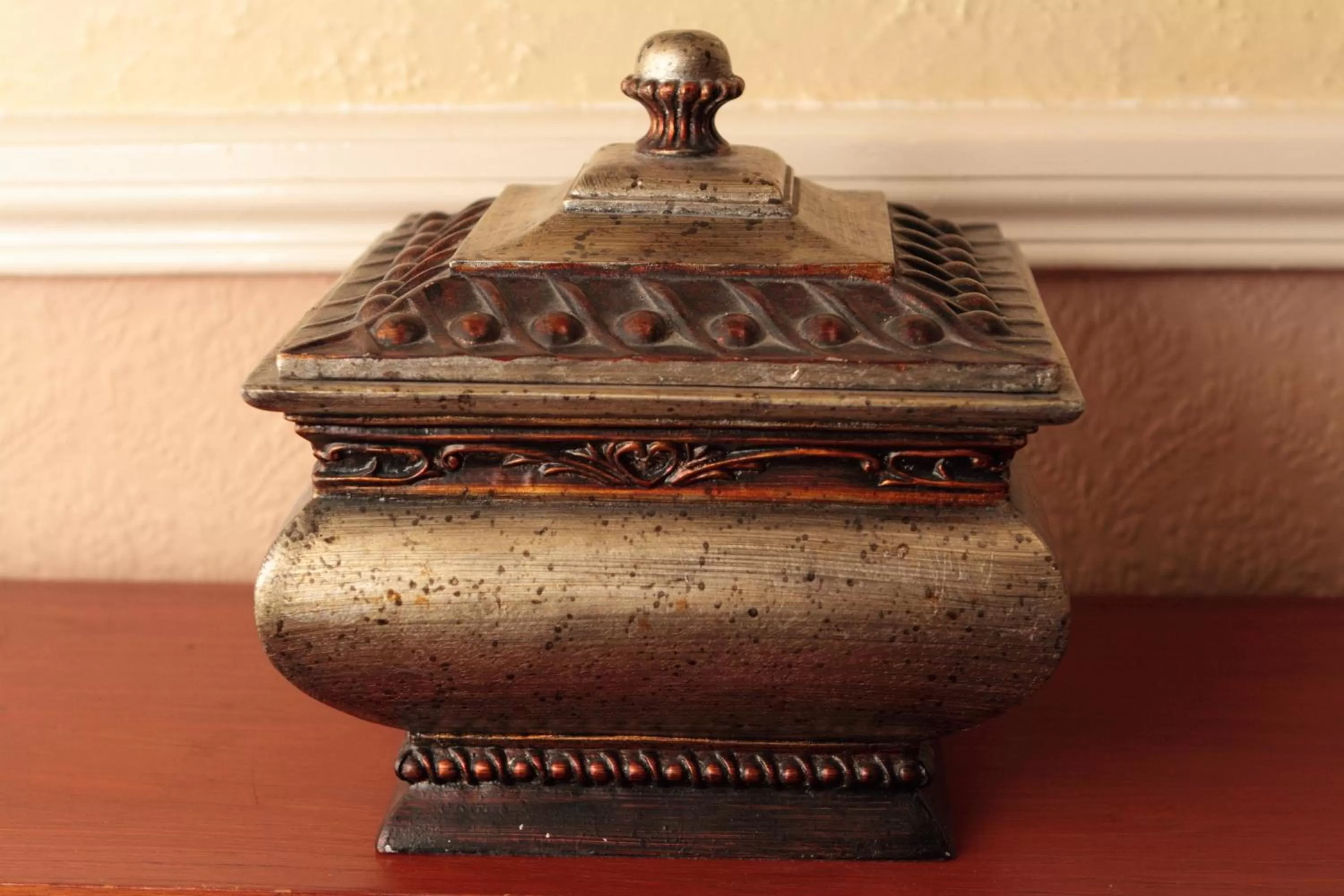 Decorative detail in Thistle Hotel