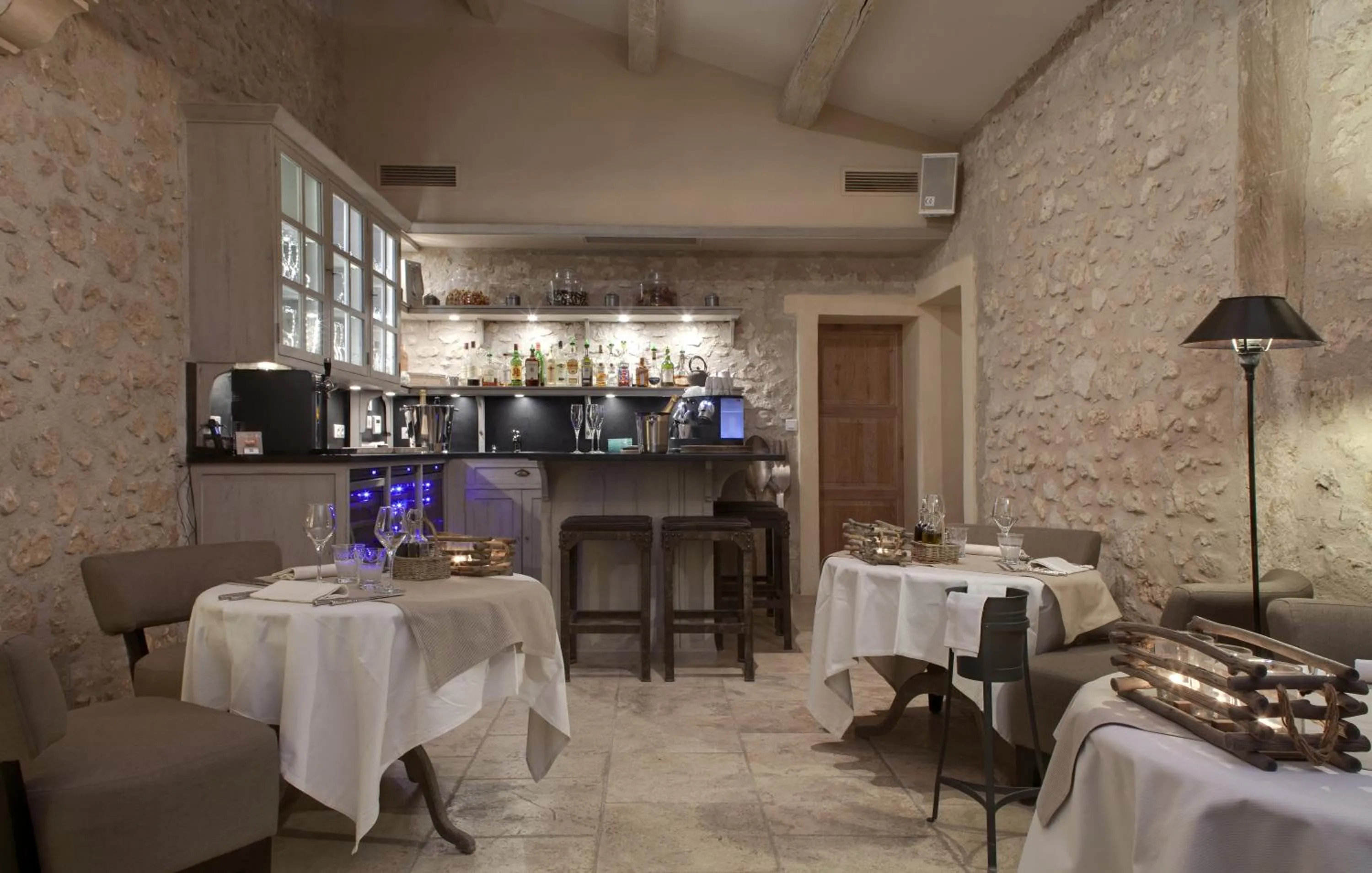 Restaurant/places to eat in Le Mas De La Rose - Teritoria