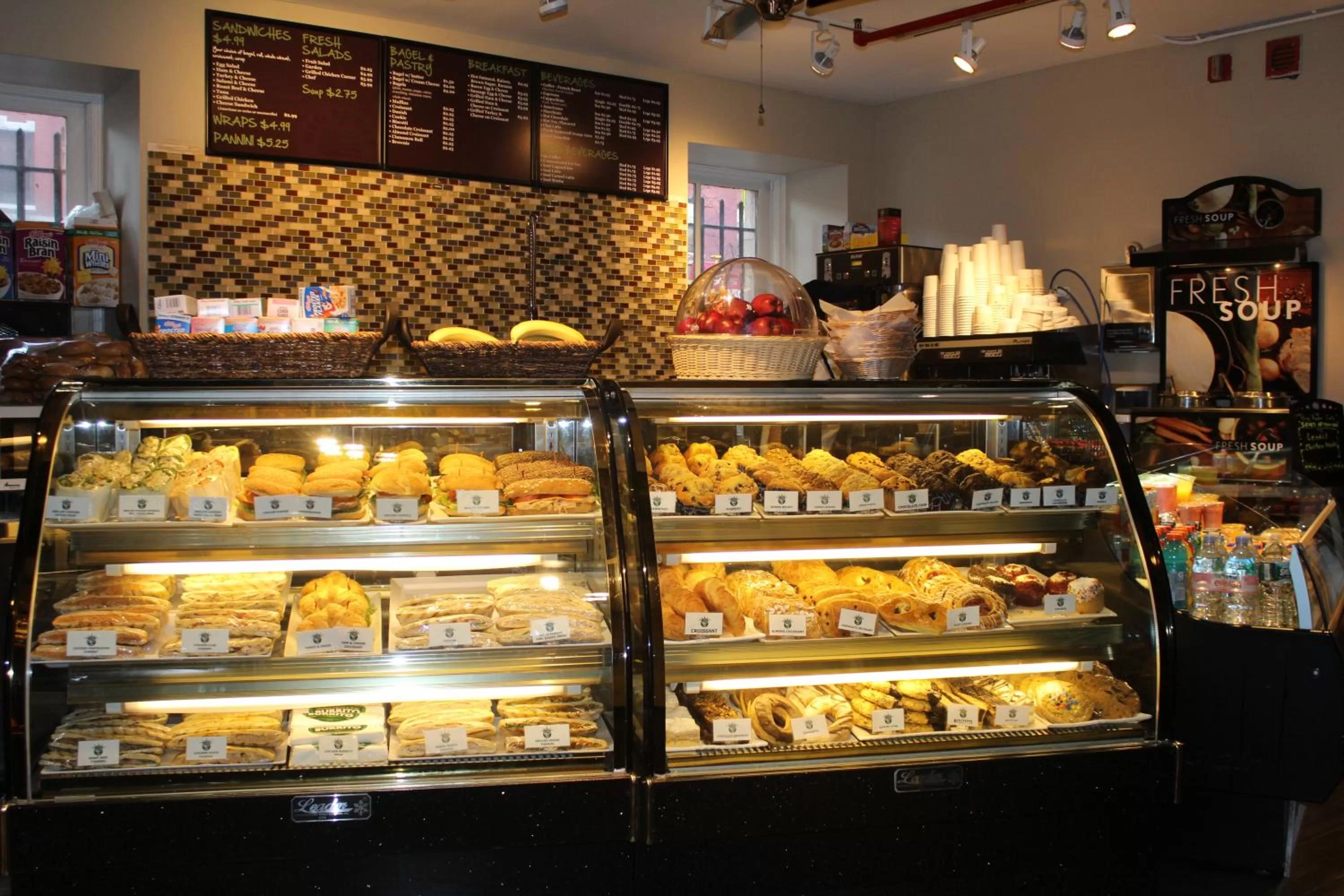 Restaurant/places to eat in HI New York City Hostel