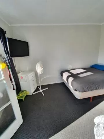 Photo of the whole room, Bed in Oasis Motel & Holiday Park Turangi