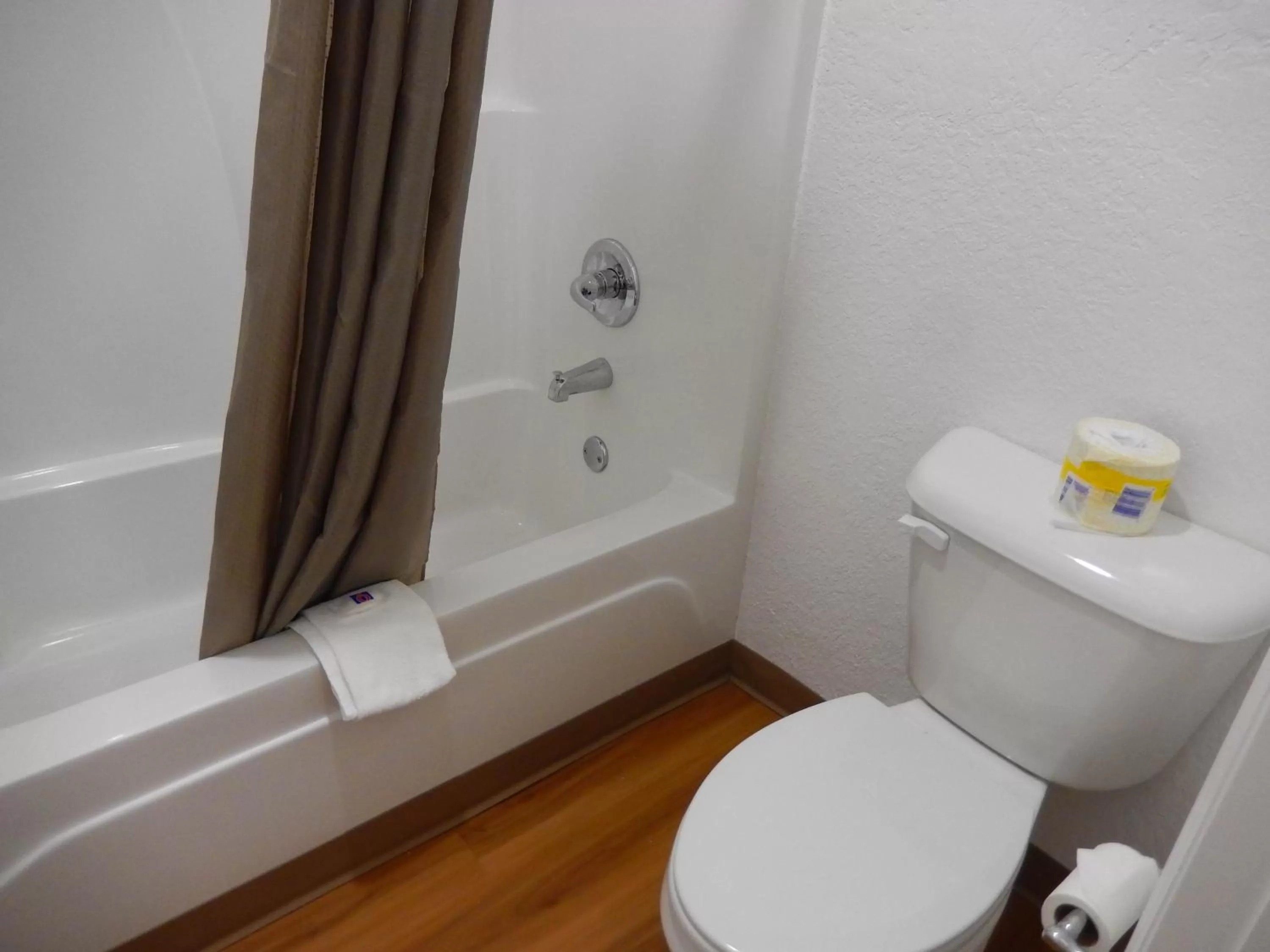 Property building in Motel 6-Moultrie, GA