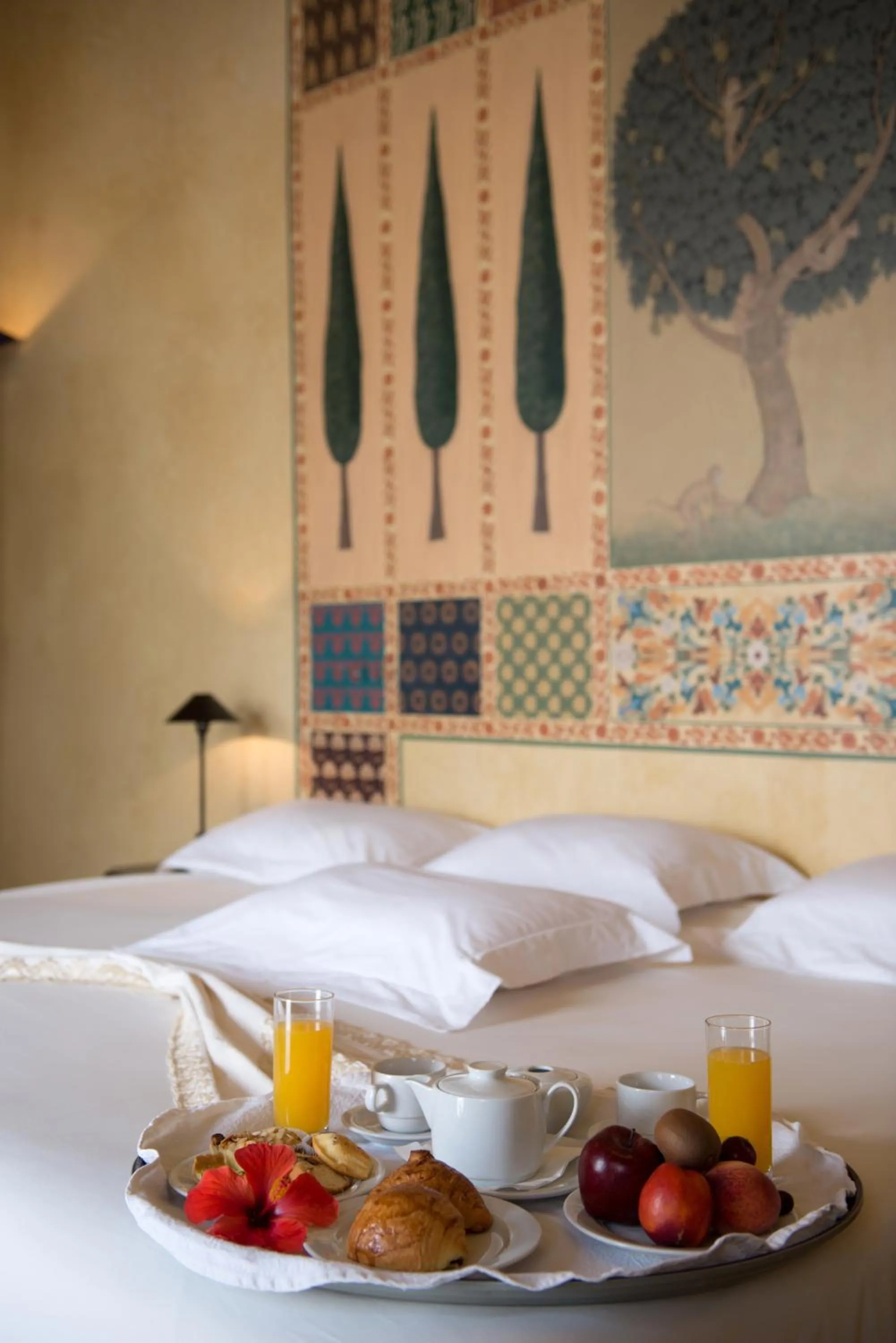 Family Room with Private Pool in Les Deux Tours