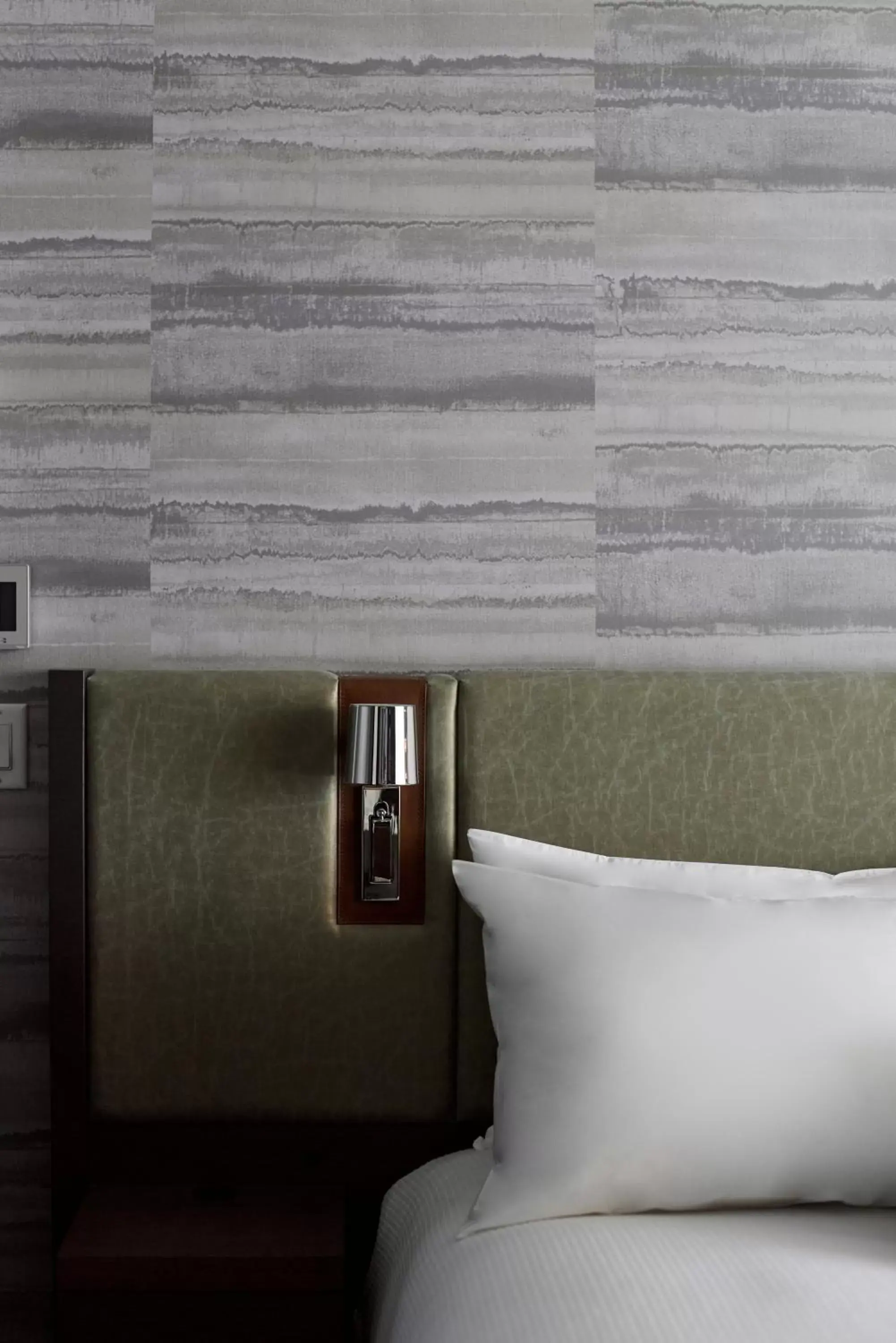 King Room with Mountain View in Entourage sur-le-Lac King Room with Mountain View in Entourage sur-le-Lac