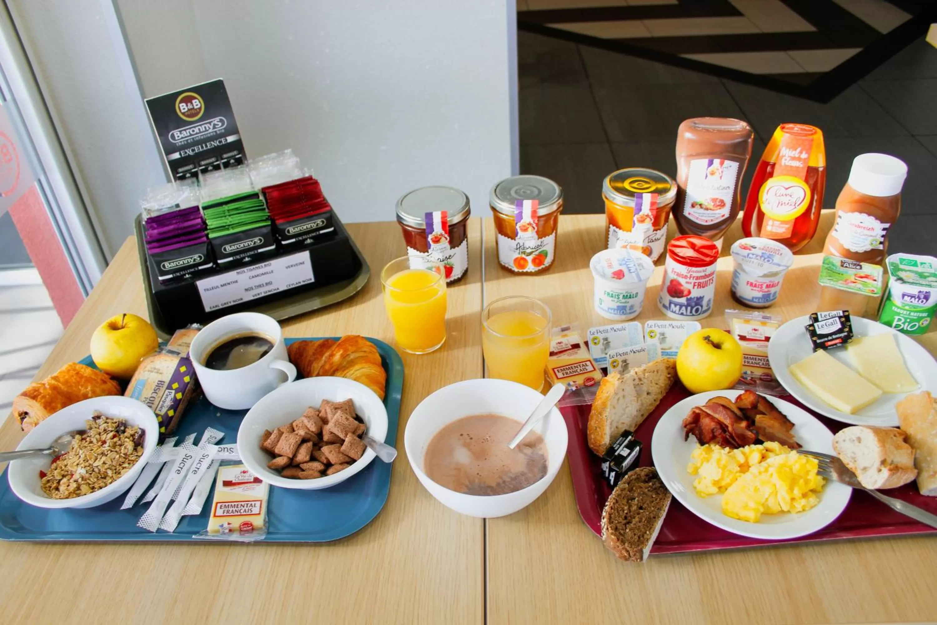 Breakfast in B&B HOTEL Montélimar Sud