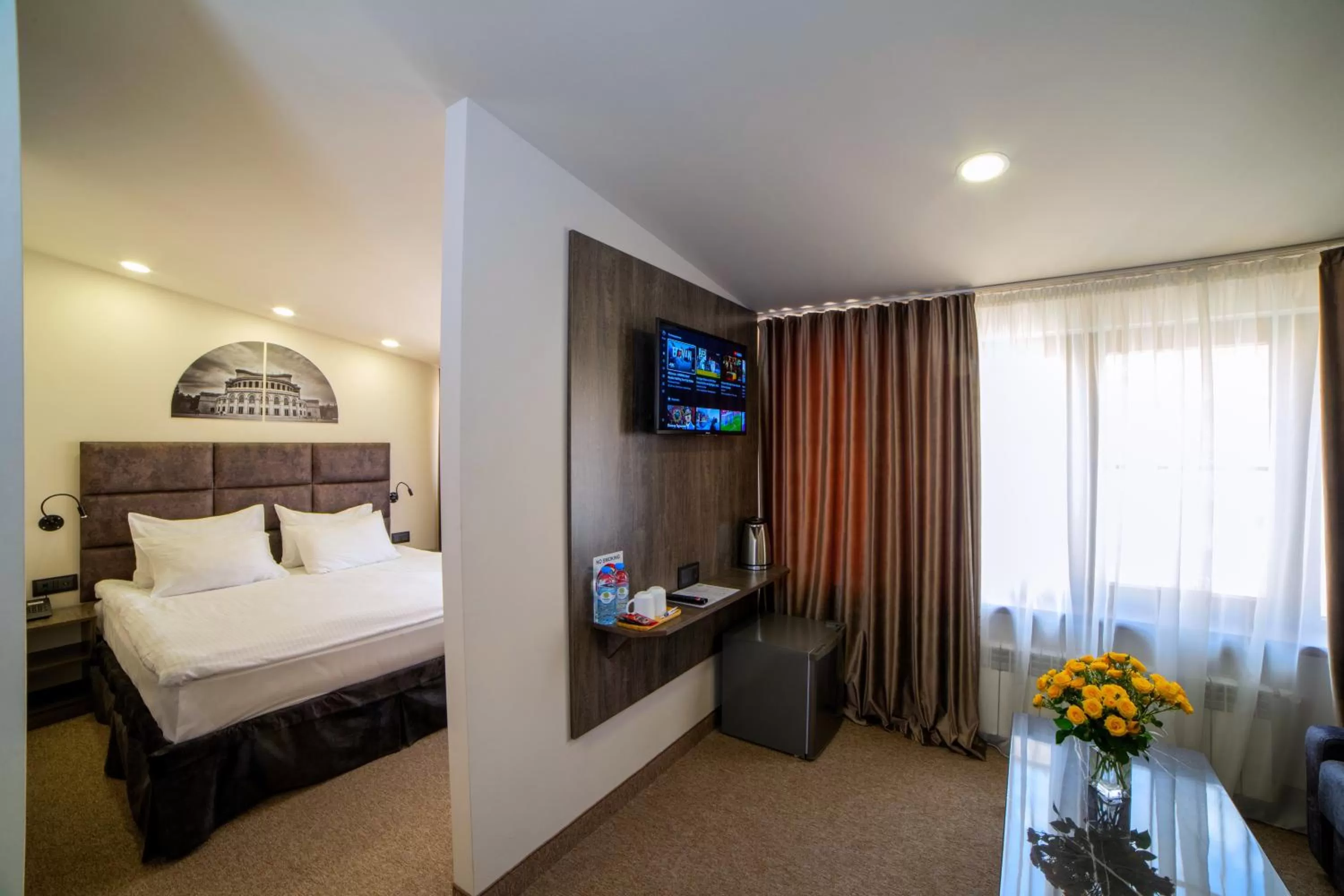 Communal lounge/ TV room, Bed in Median Hotel, City Center Yerevan