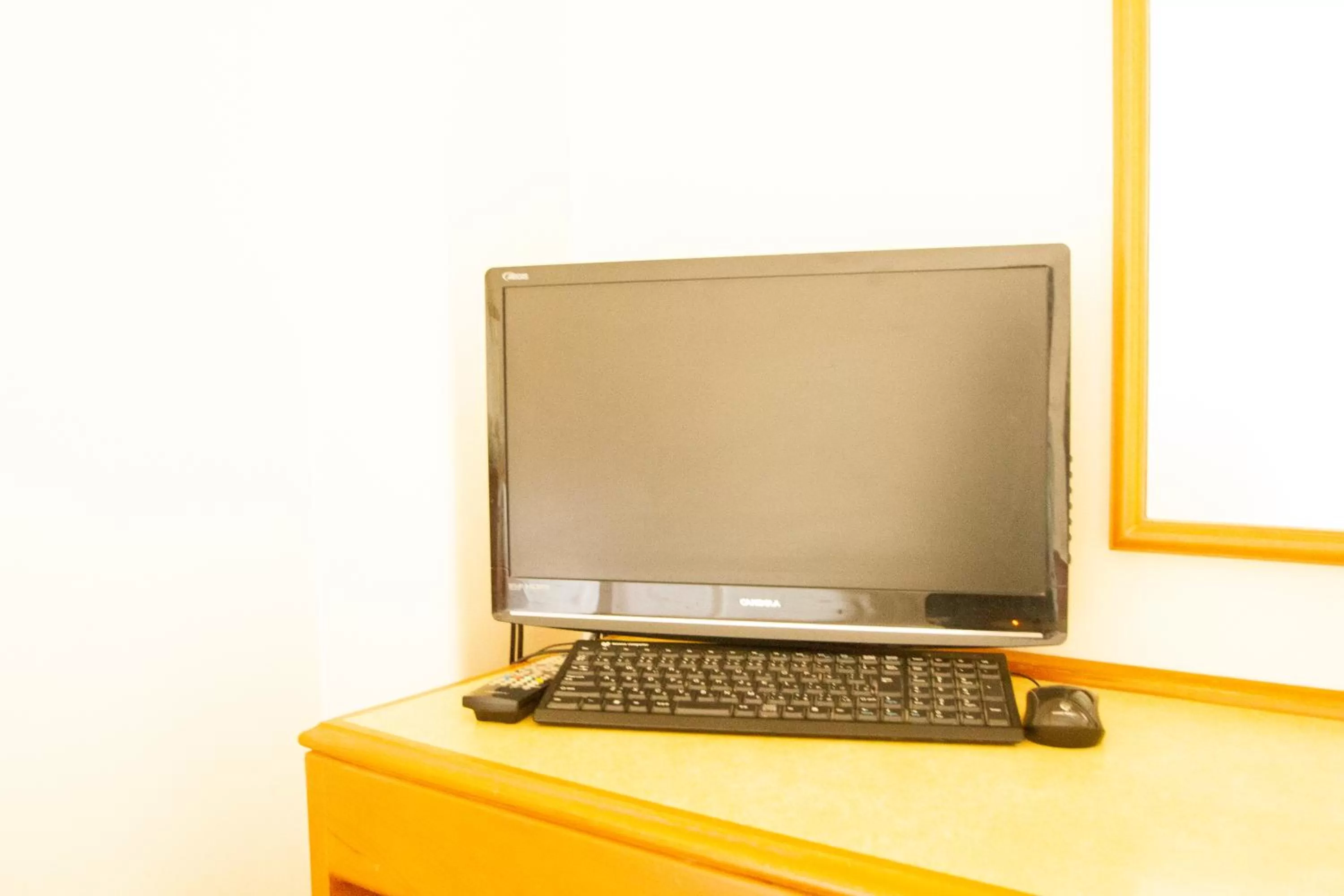 TV and multimedia in 3s HOTEL HIRATSUKA