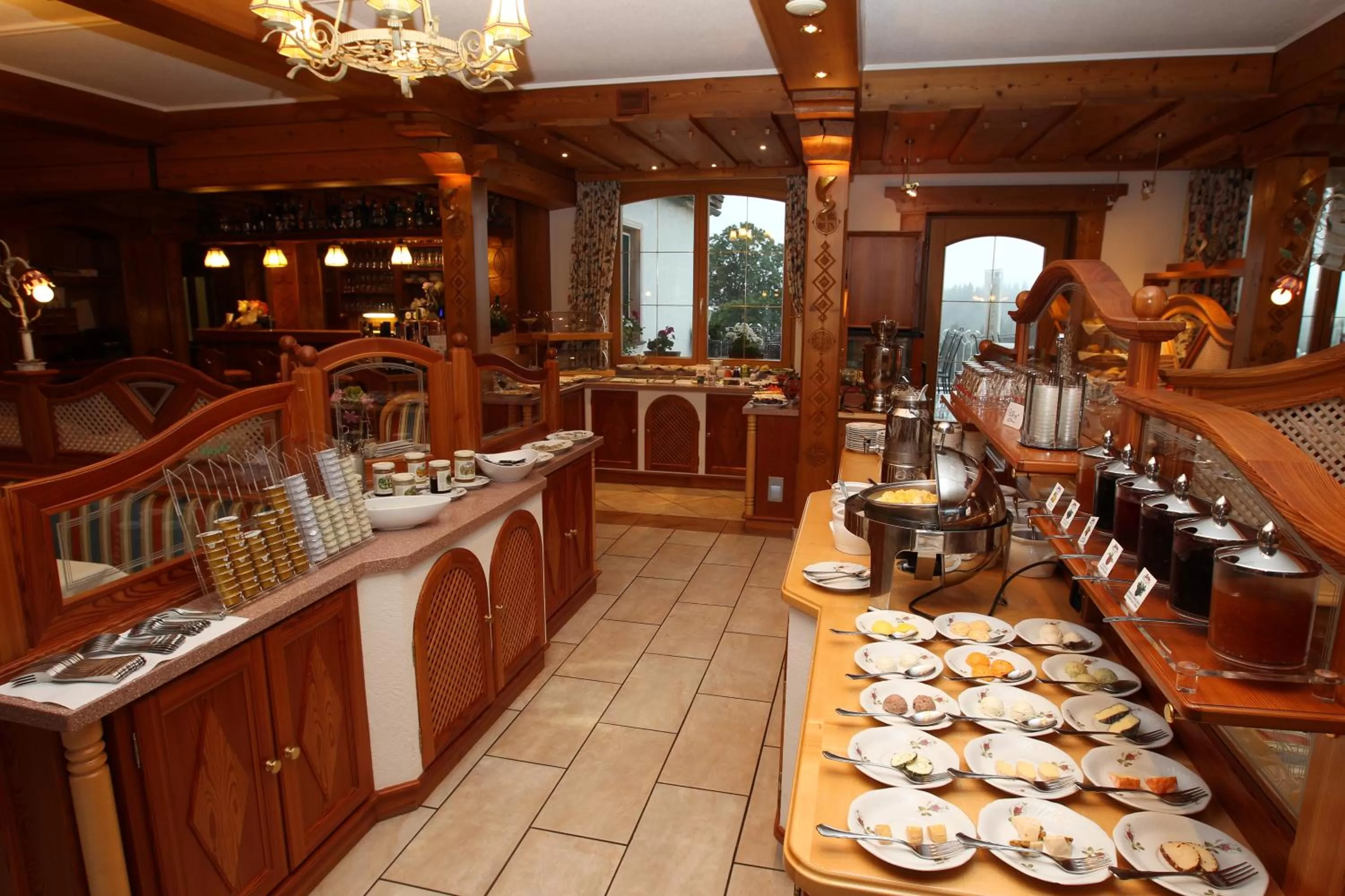 Buffet breakfast in Hotel Neuwirt