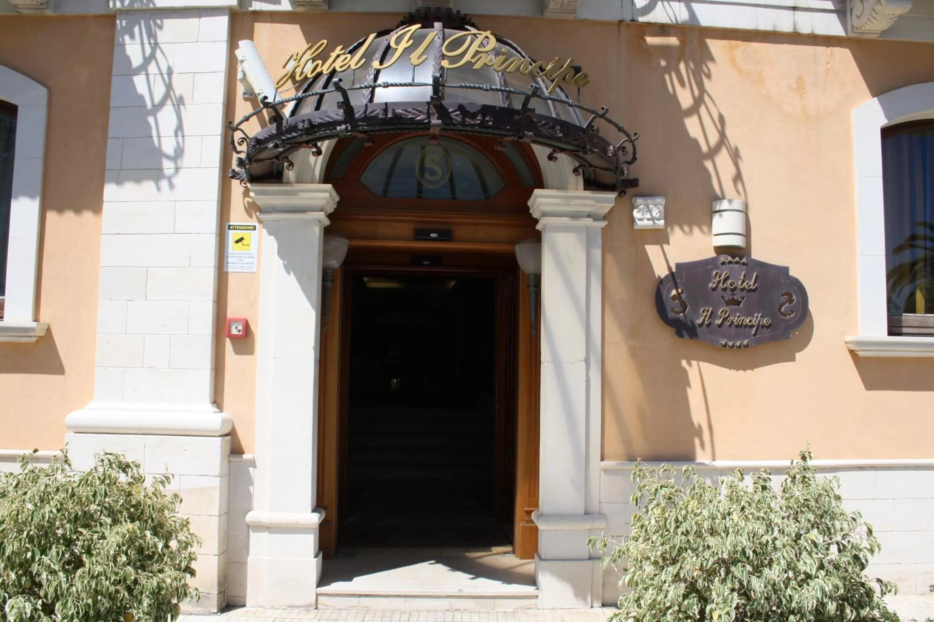 Facade/entrance in Hotel Il Principe