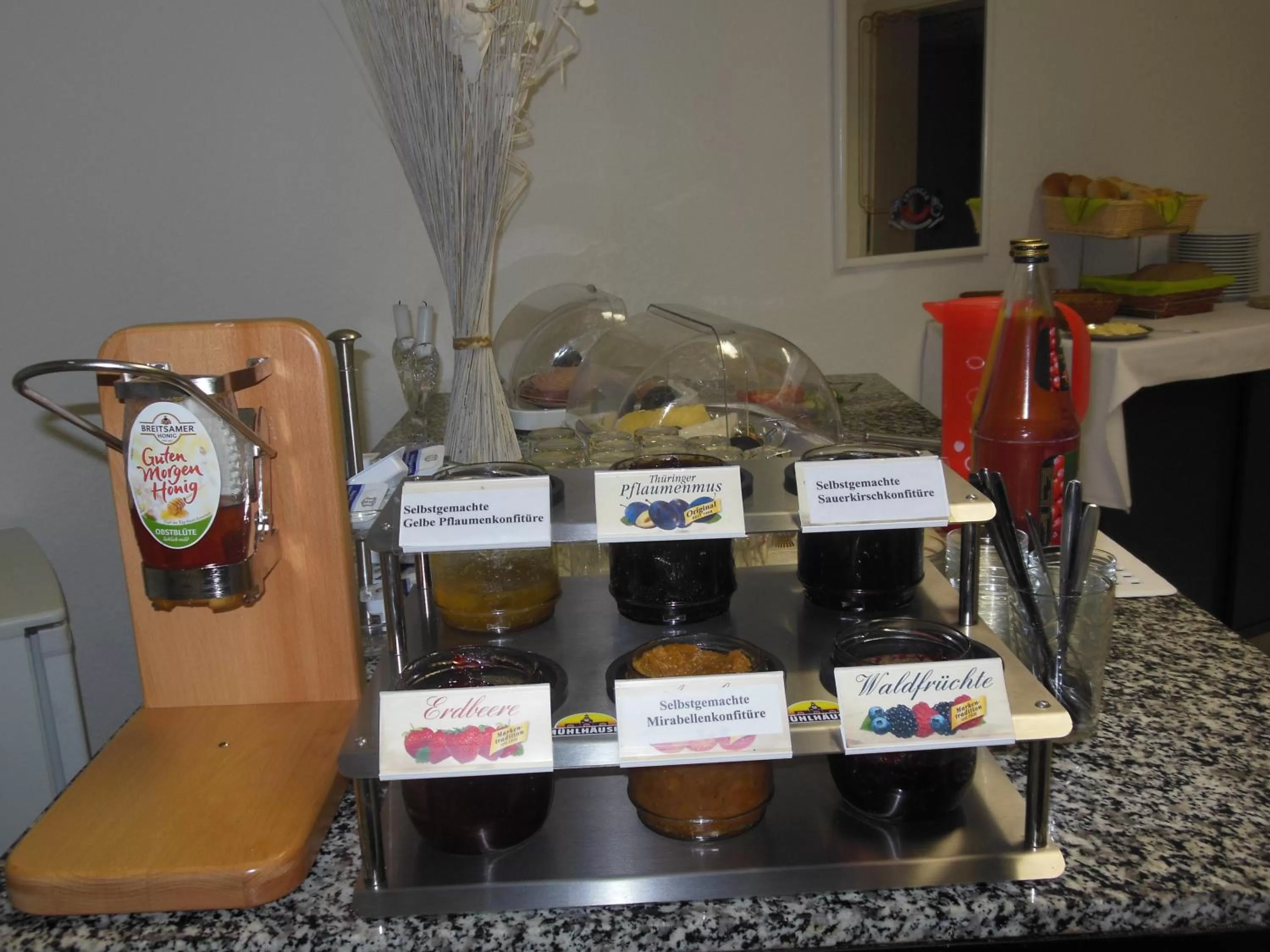 Restaurant/places to eat in Hotel Asterra