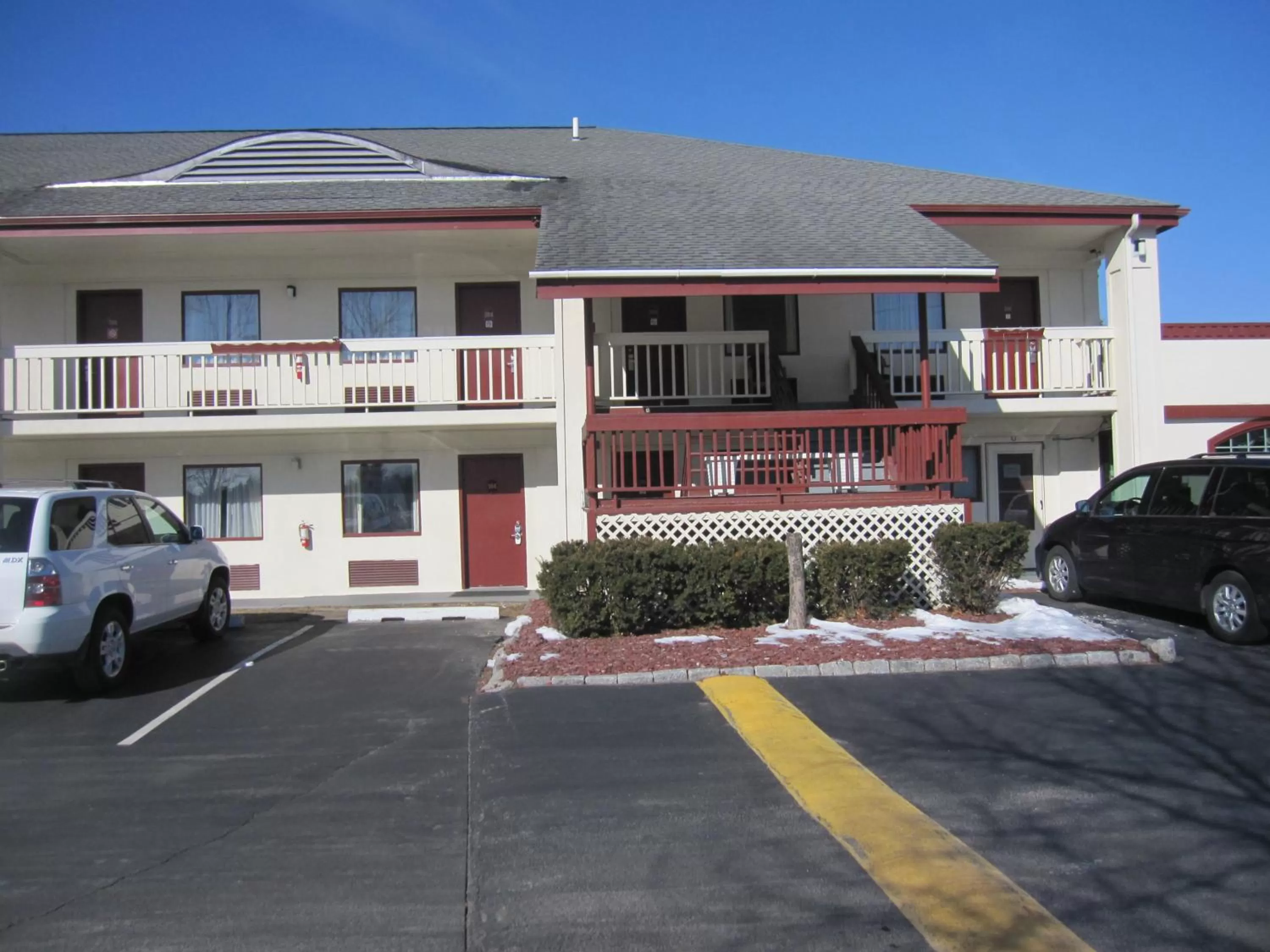 Facade/entrance in Days Inn by Wyndham Queensbury/Lake George