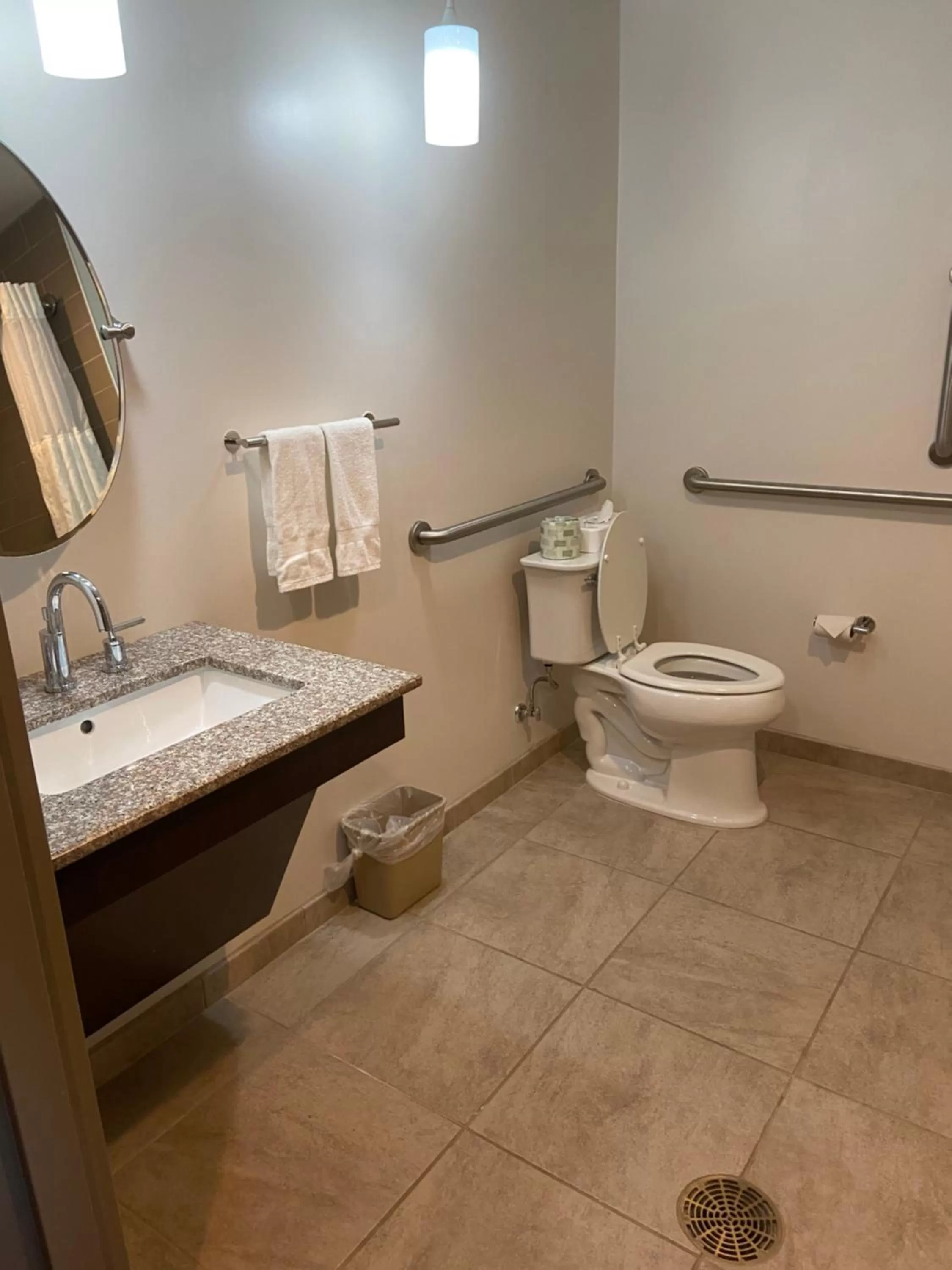 Bathroom in Comfort Inn Connellsville Riverview