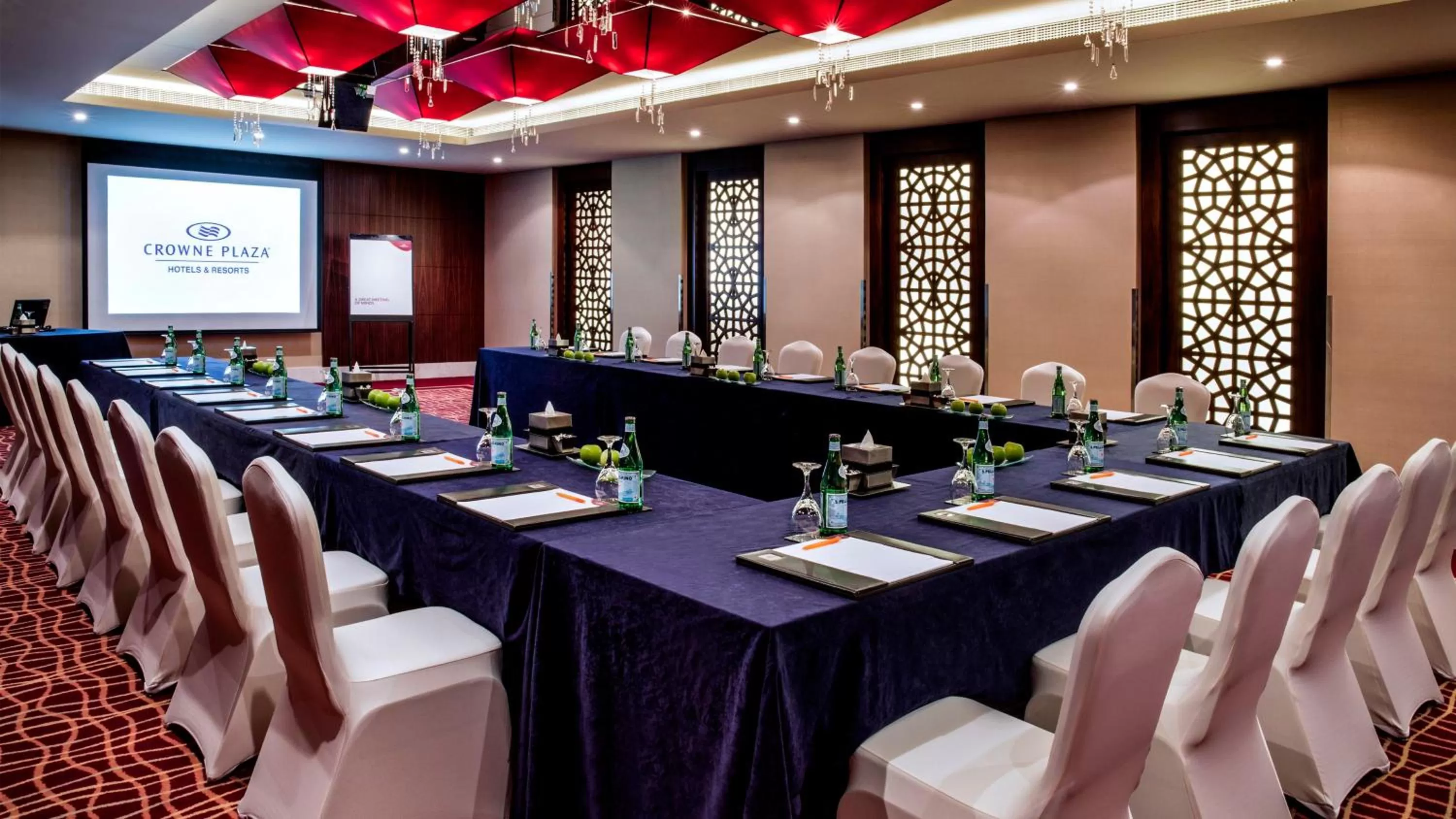 Meeting/conference room in Crowne Plaza Dubai Deira by IHG