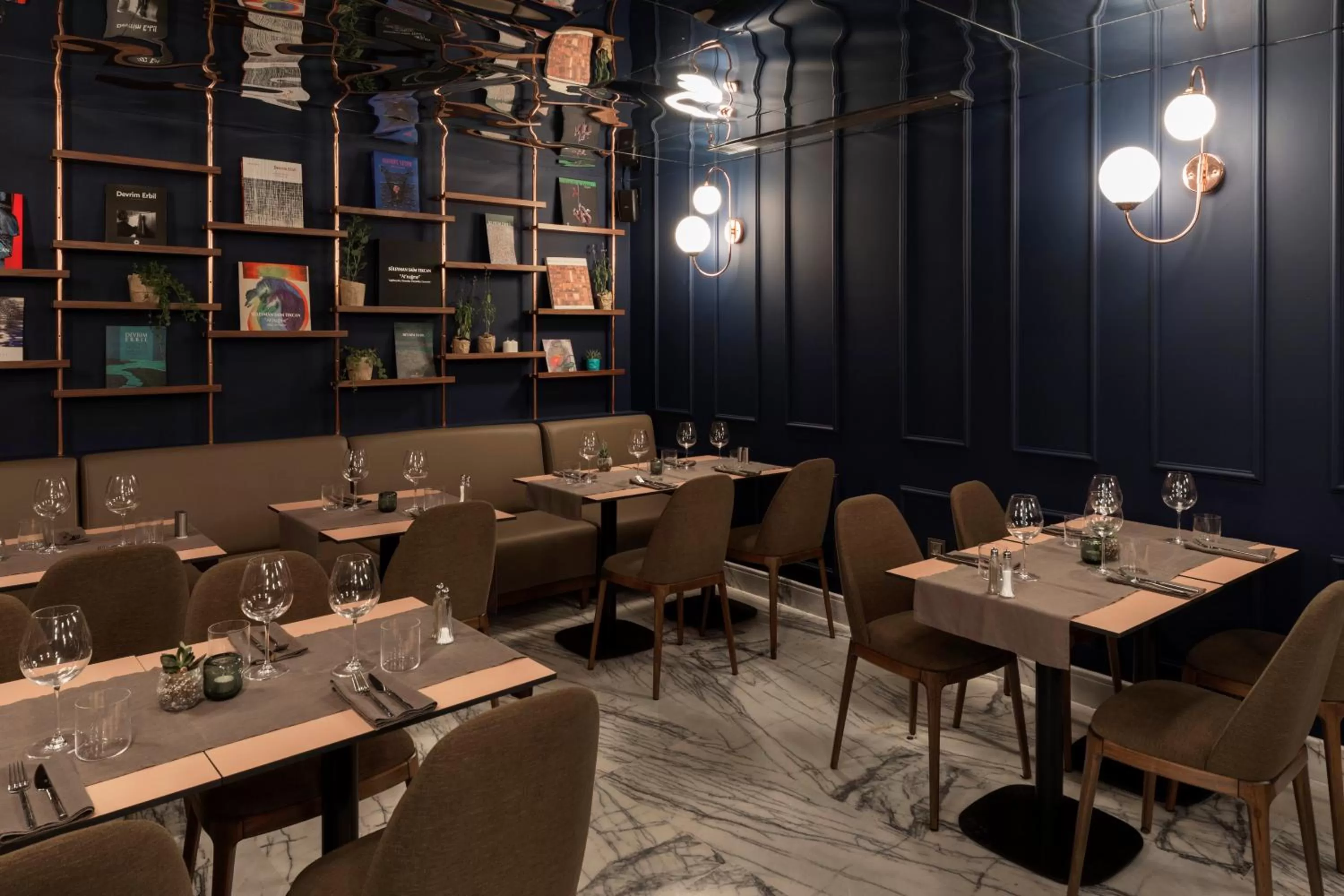 Restaurant/places to eat in Endless Art Hotel-Special Category