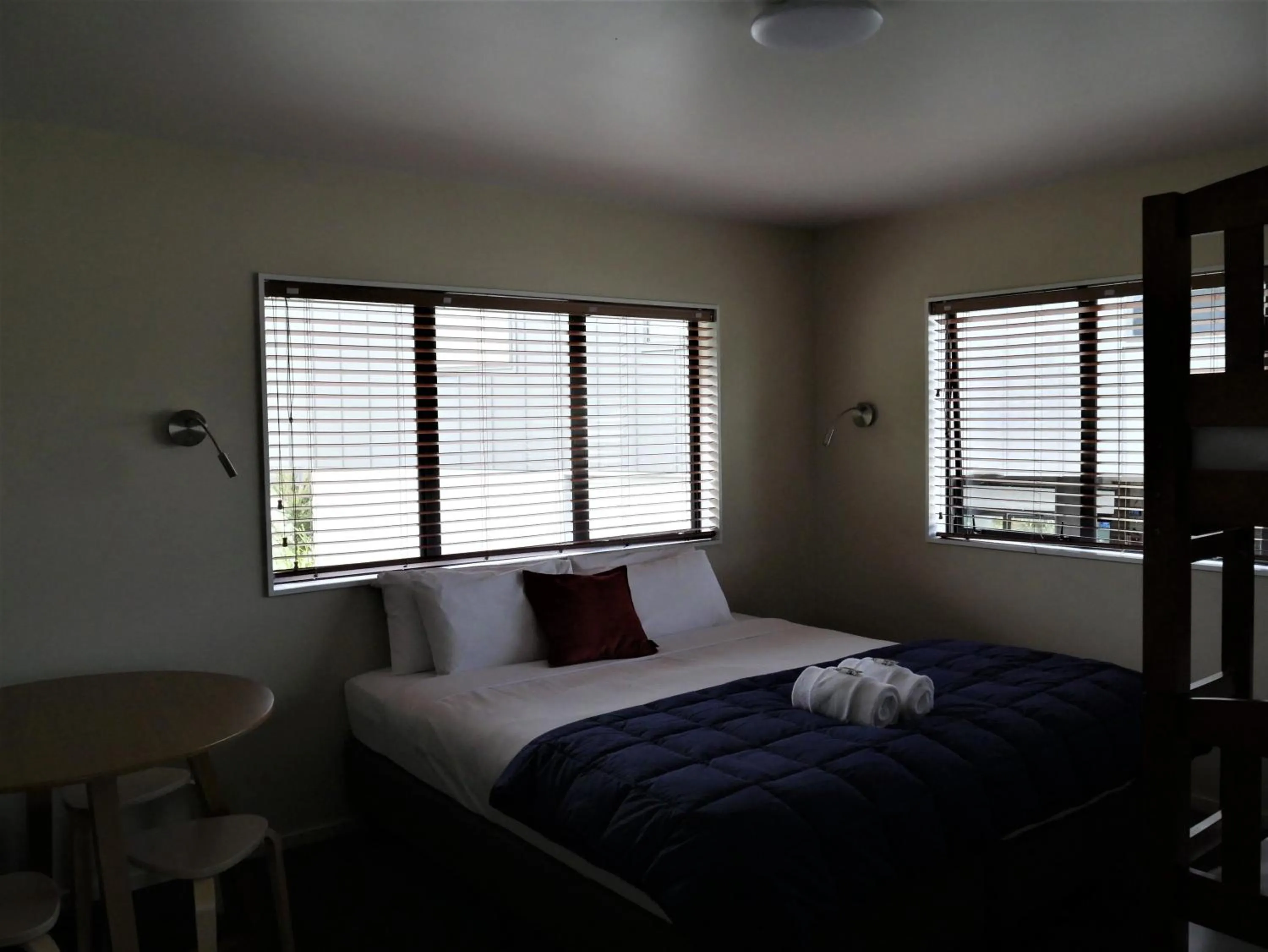 Coffee/tea facilities, Bed in Kaiteri Lodge