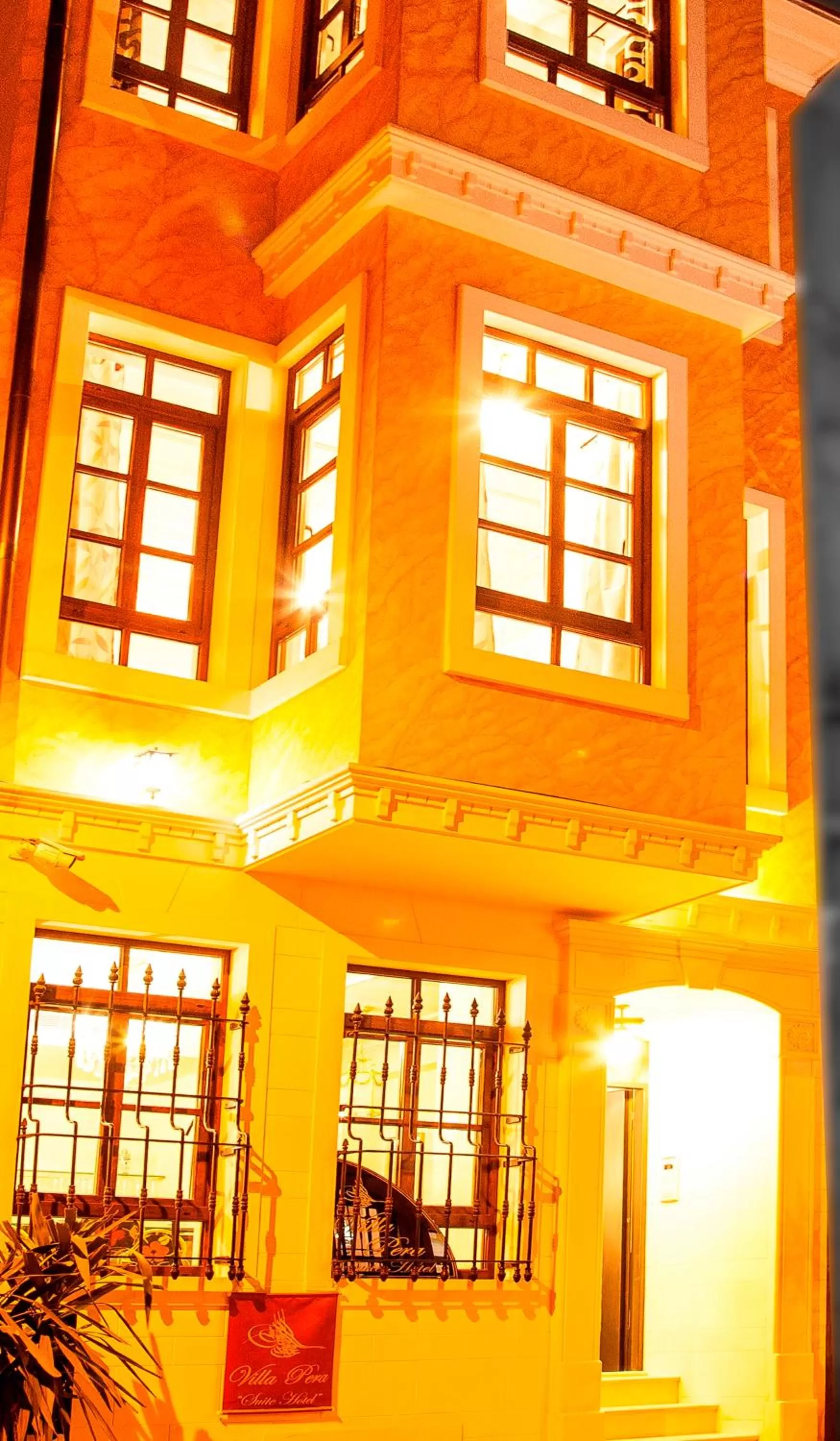 Property building in Villa Pera Suite Hotel