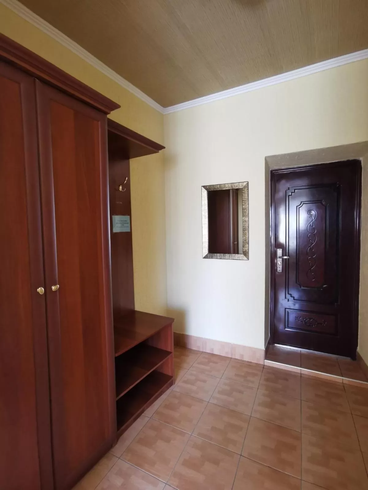 TV/Entertainment Center in Monte-Kristo Hotel