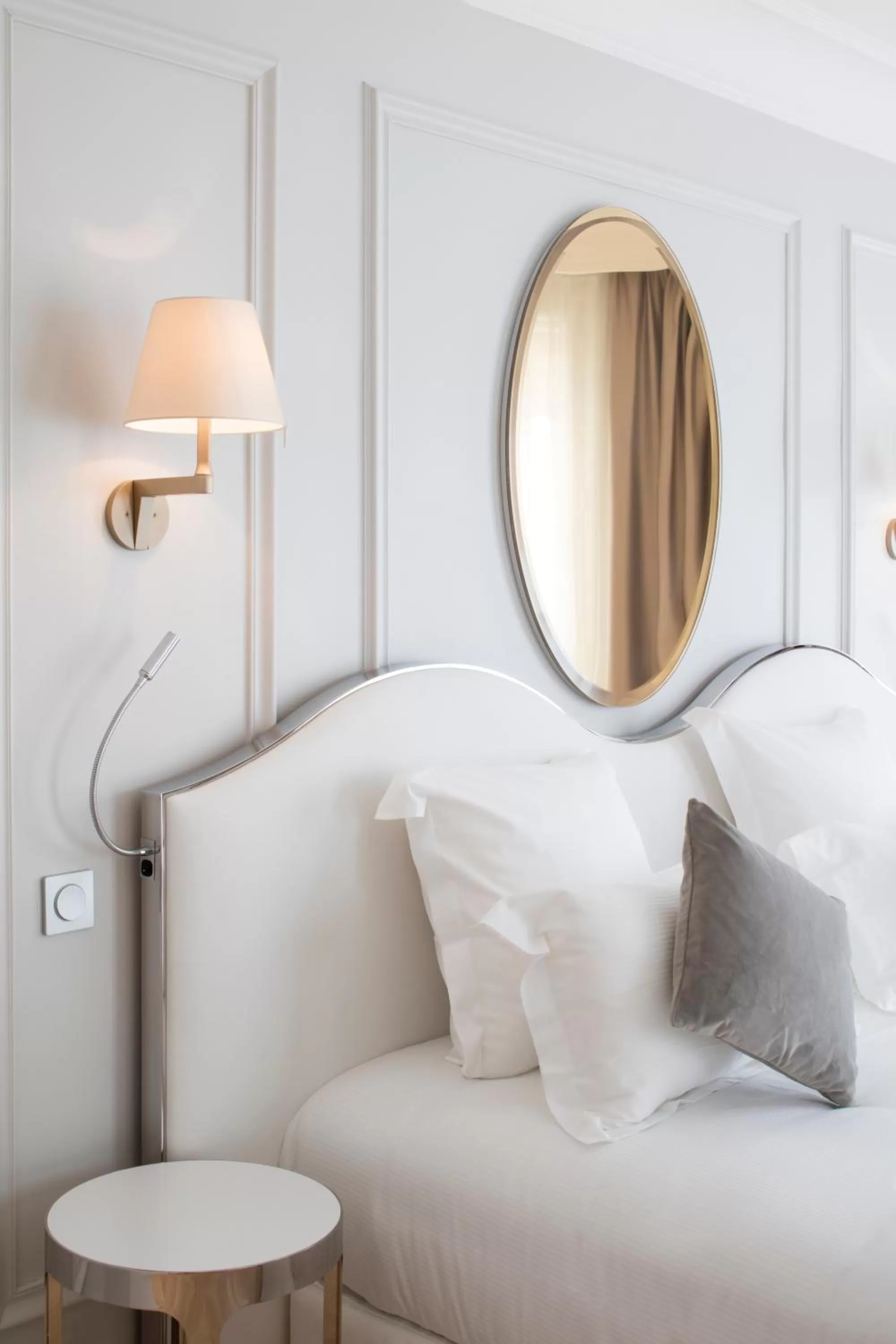 Bed, Bathroom in Hotel Trinité Haussmann