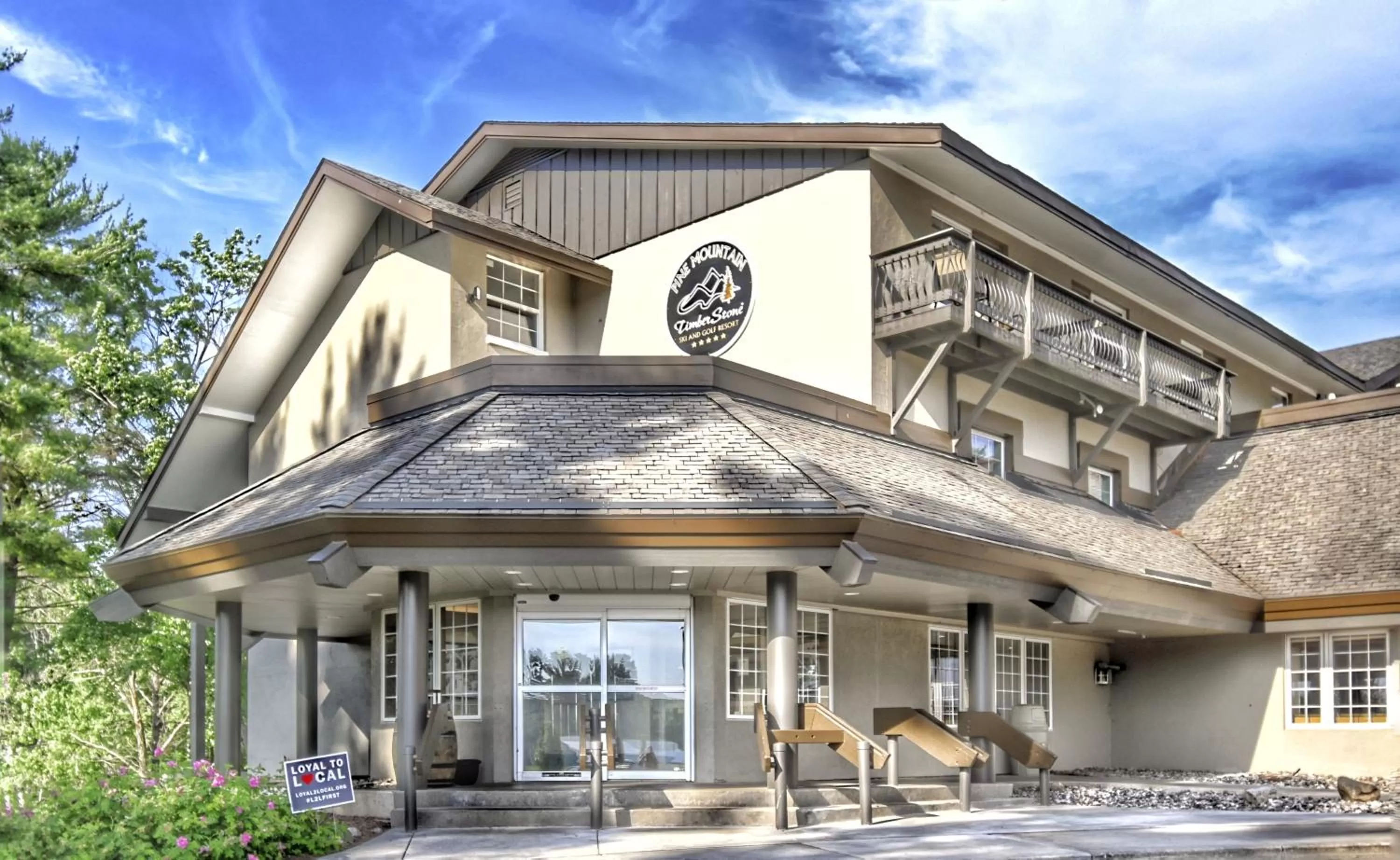 Property building in Pine Mountain Resort