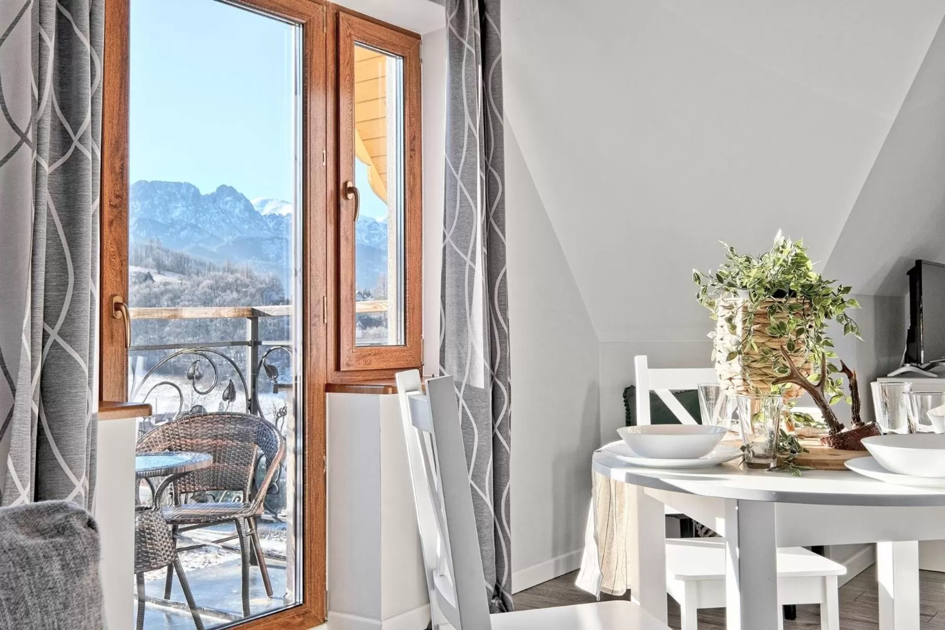 Dining area in Apartamenty Maciejka Odkryj Zakopane