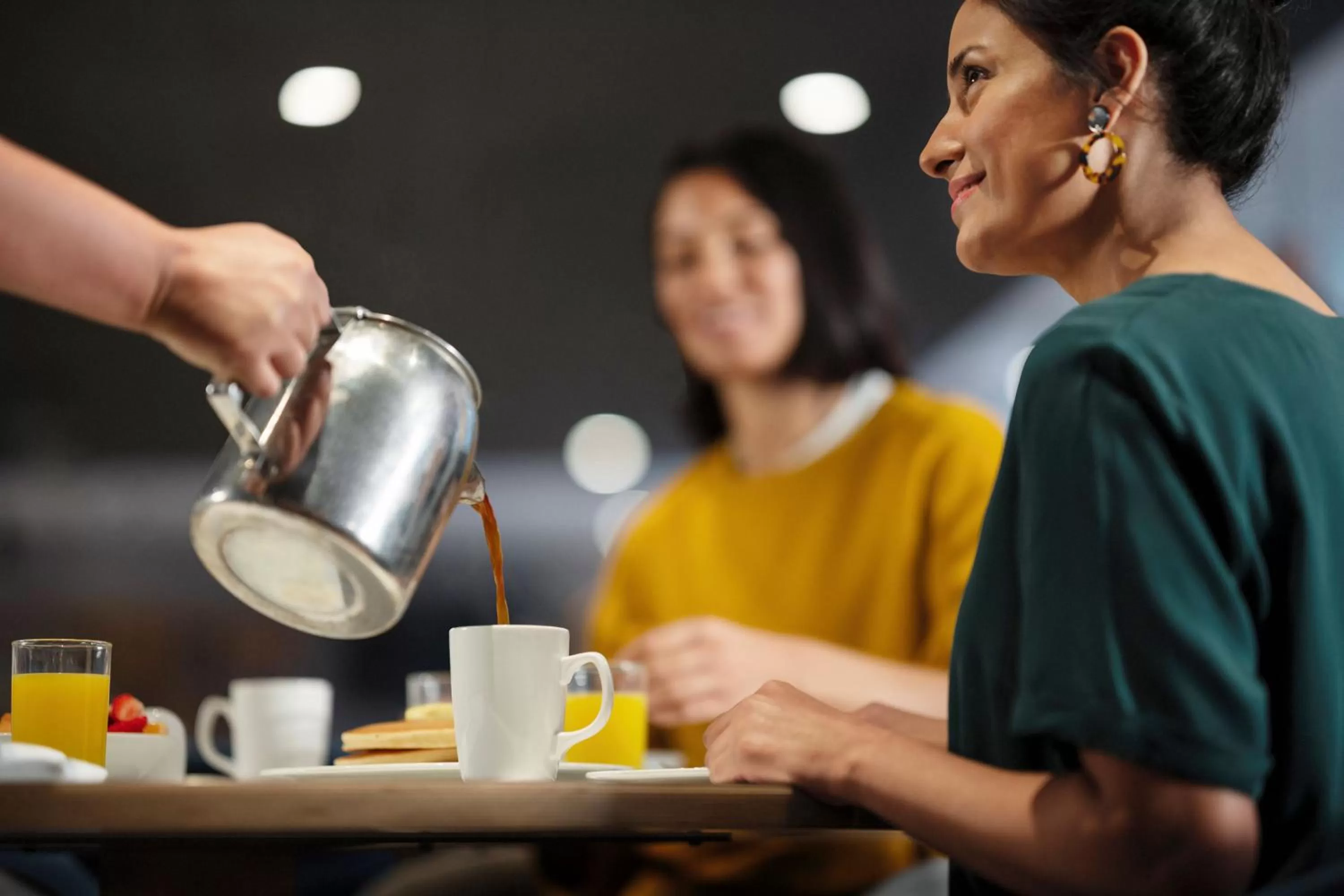 Food and drinks in Holiday Inn Chicago O'Hare - Rosemont by IHG