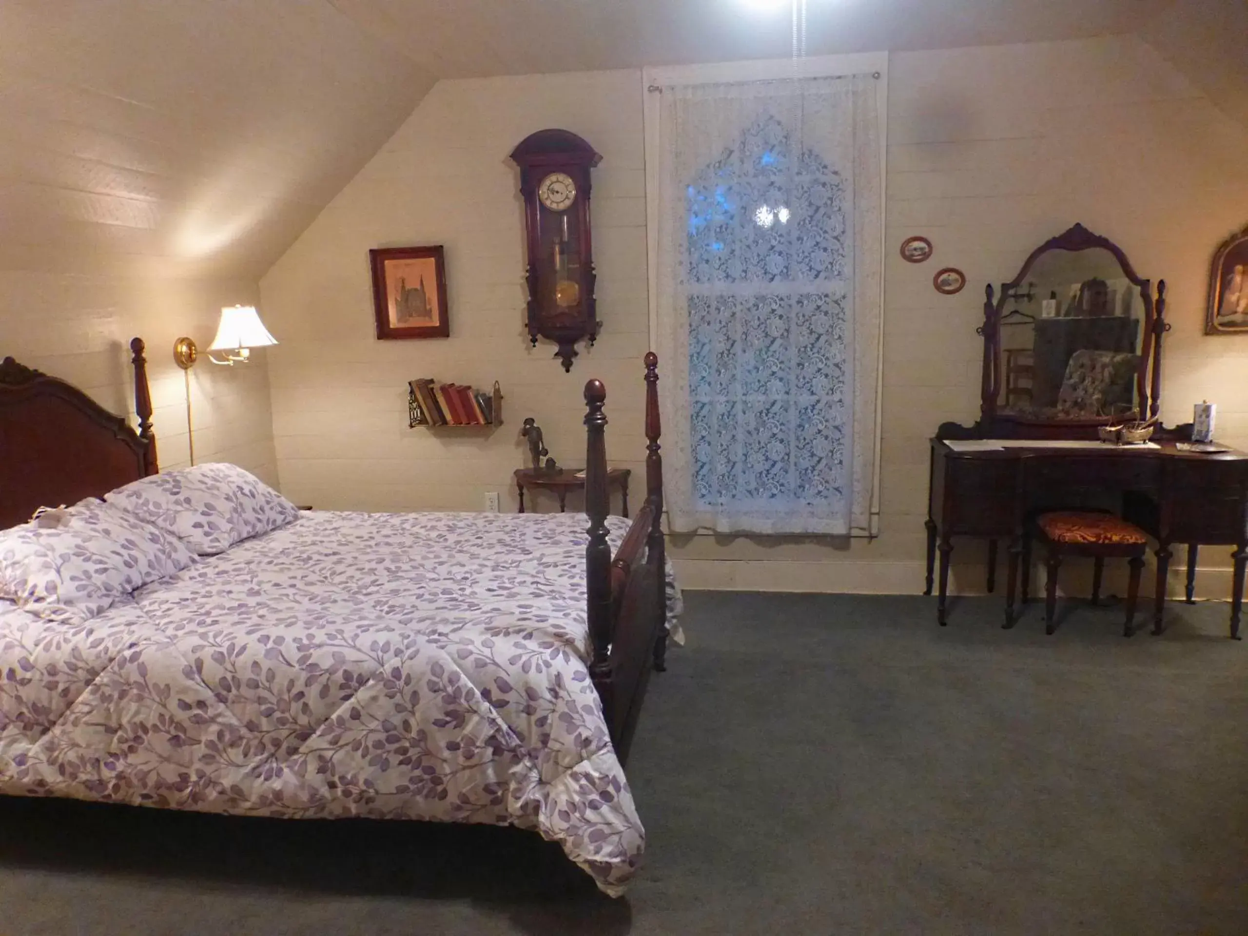 Queen Room in Mulberry Lavender Farm and B&B Queen Room in Mulberry Lavender Farm and B&B