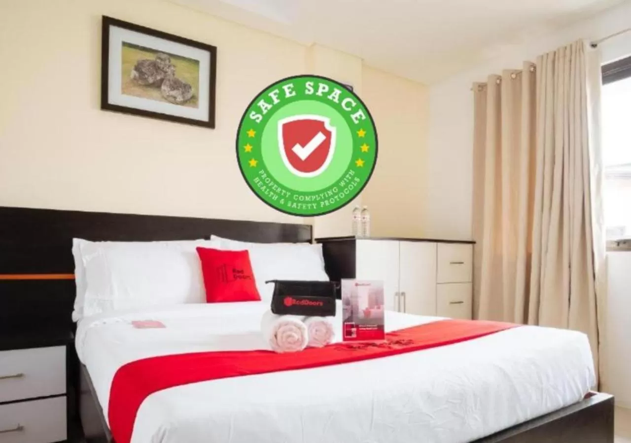 RedDoorz Plus at Evangelista Street Makati
