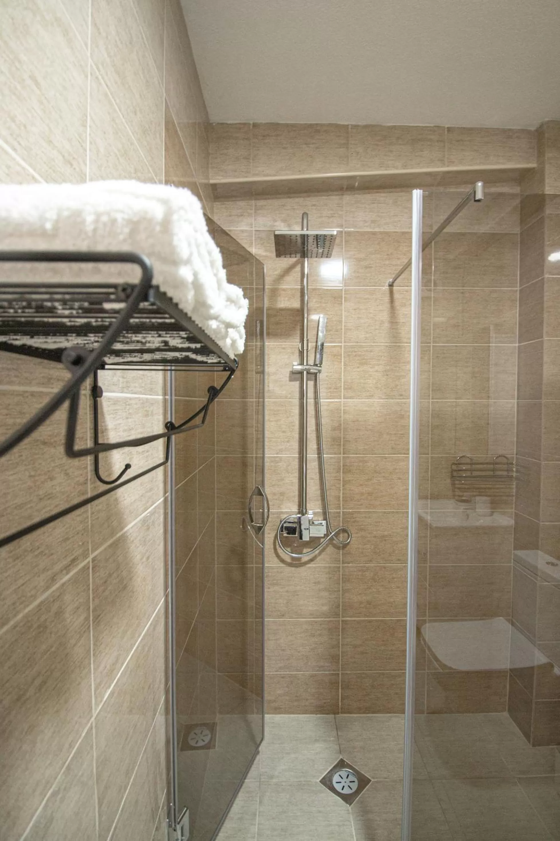 Bathroom in OASIS Apartments