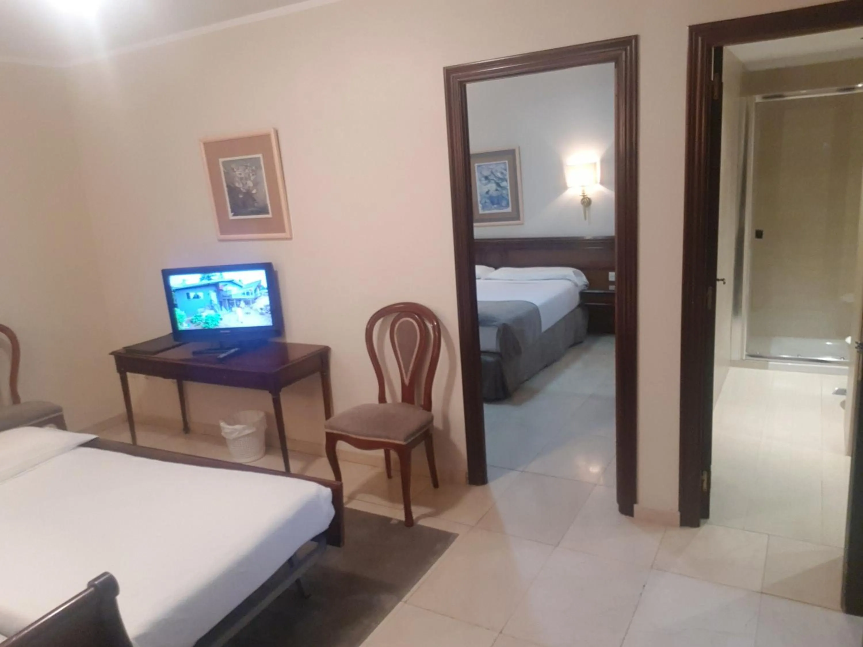 Photo of the whole room, Bed in Gran Hotel Paraiso