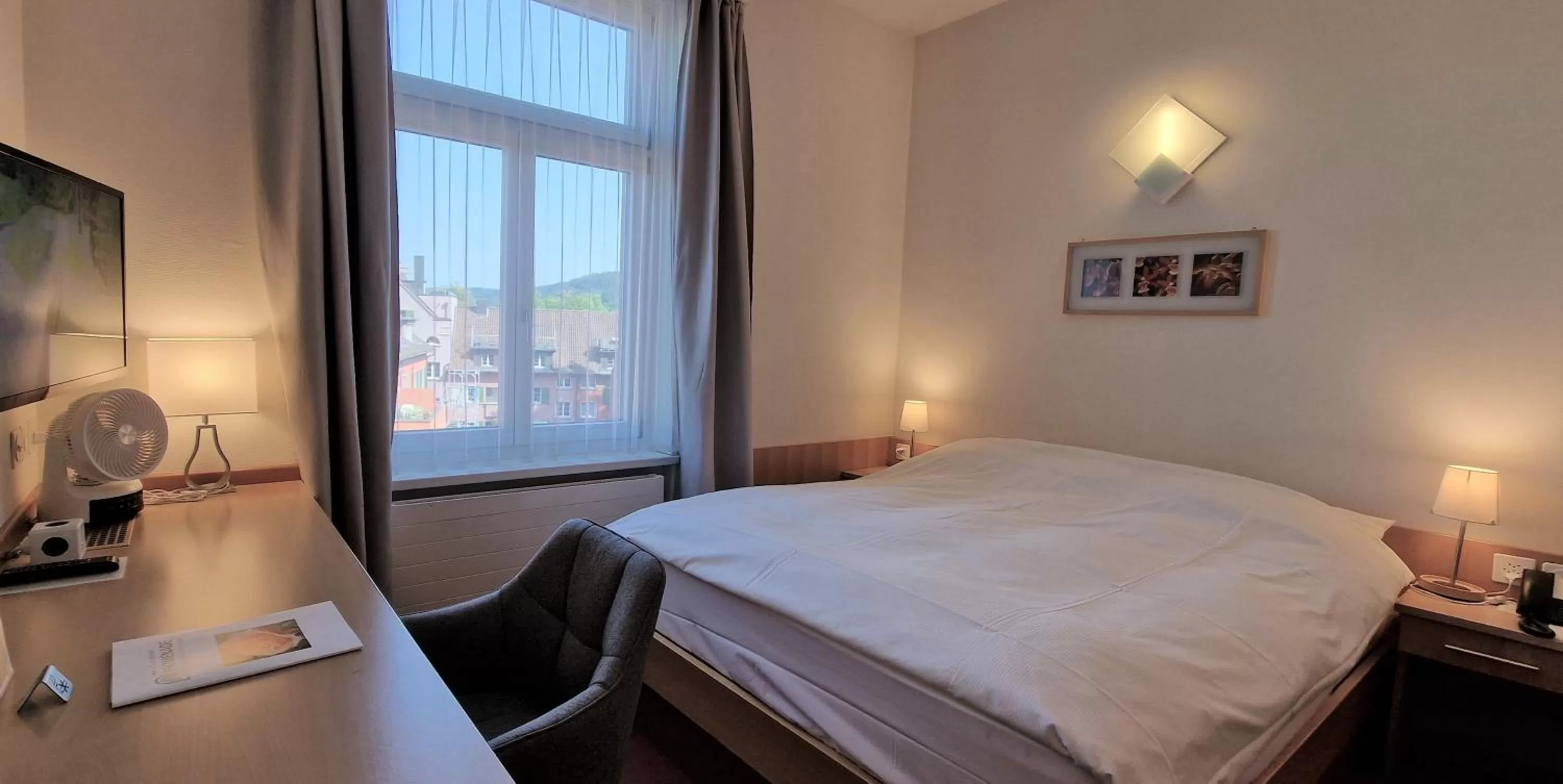 TV and multimedia, Bed in Hotel Promenade