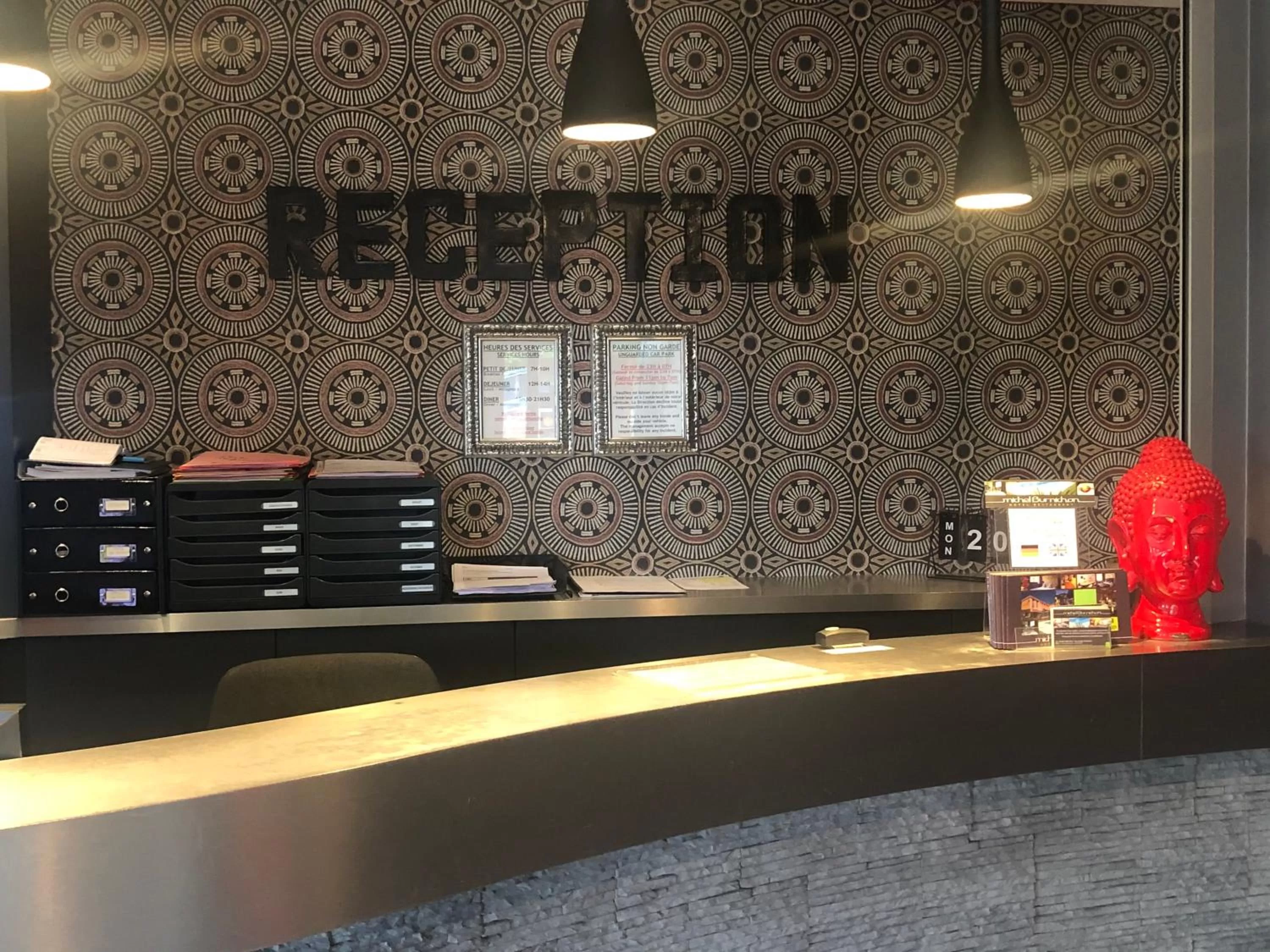 Lobby or reception in Logis Hôtel Burnichon