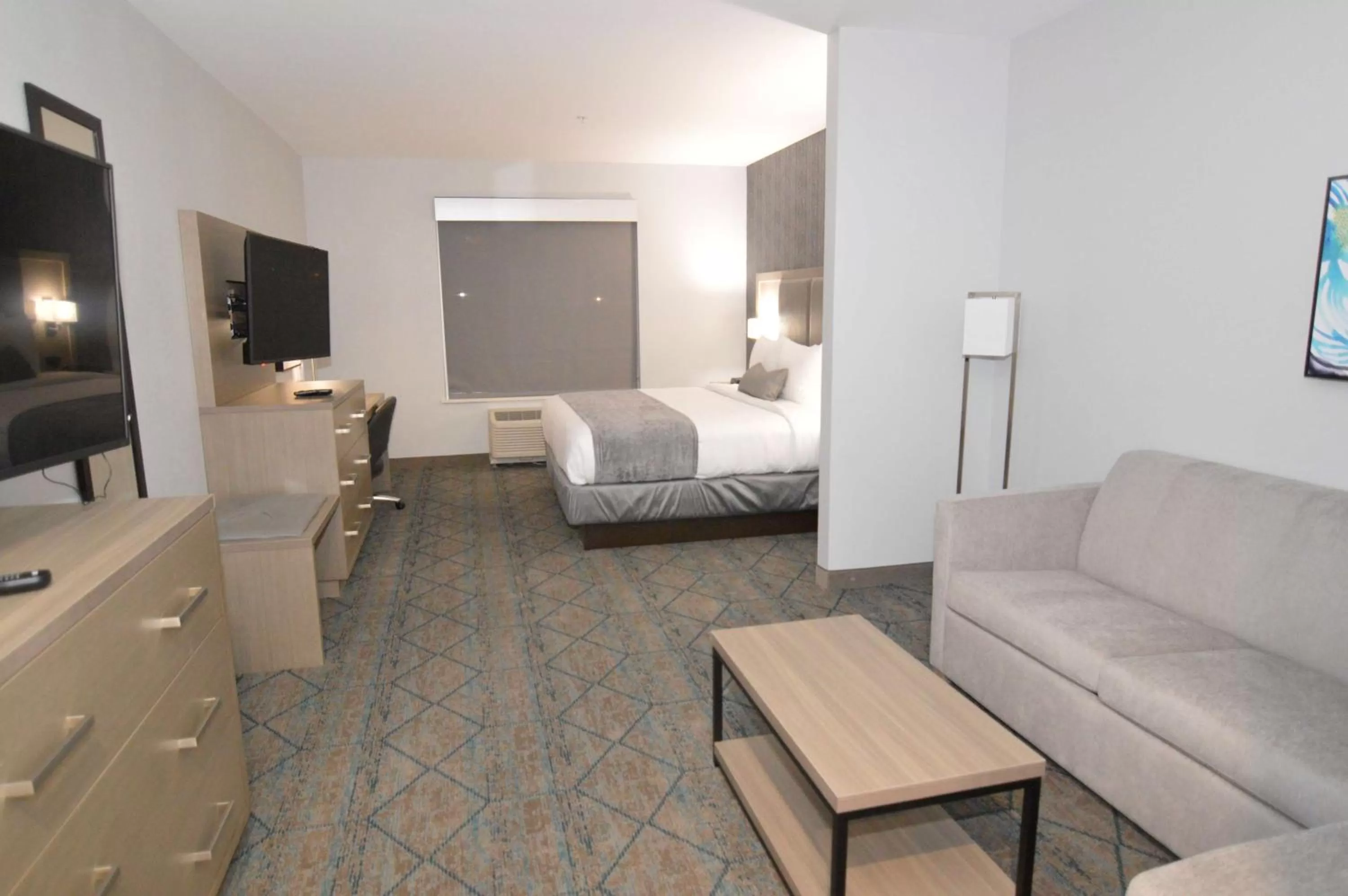 Photo of the whole room, Bed in Best Western Plus Executive Residency Oklahoma City I-35