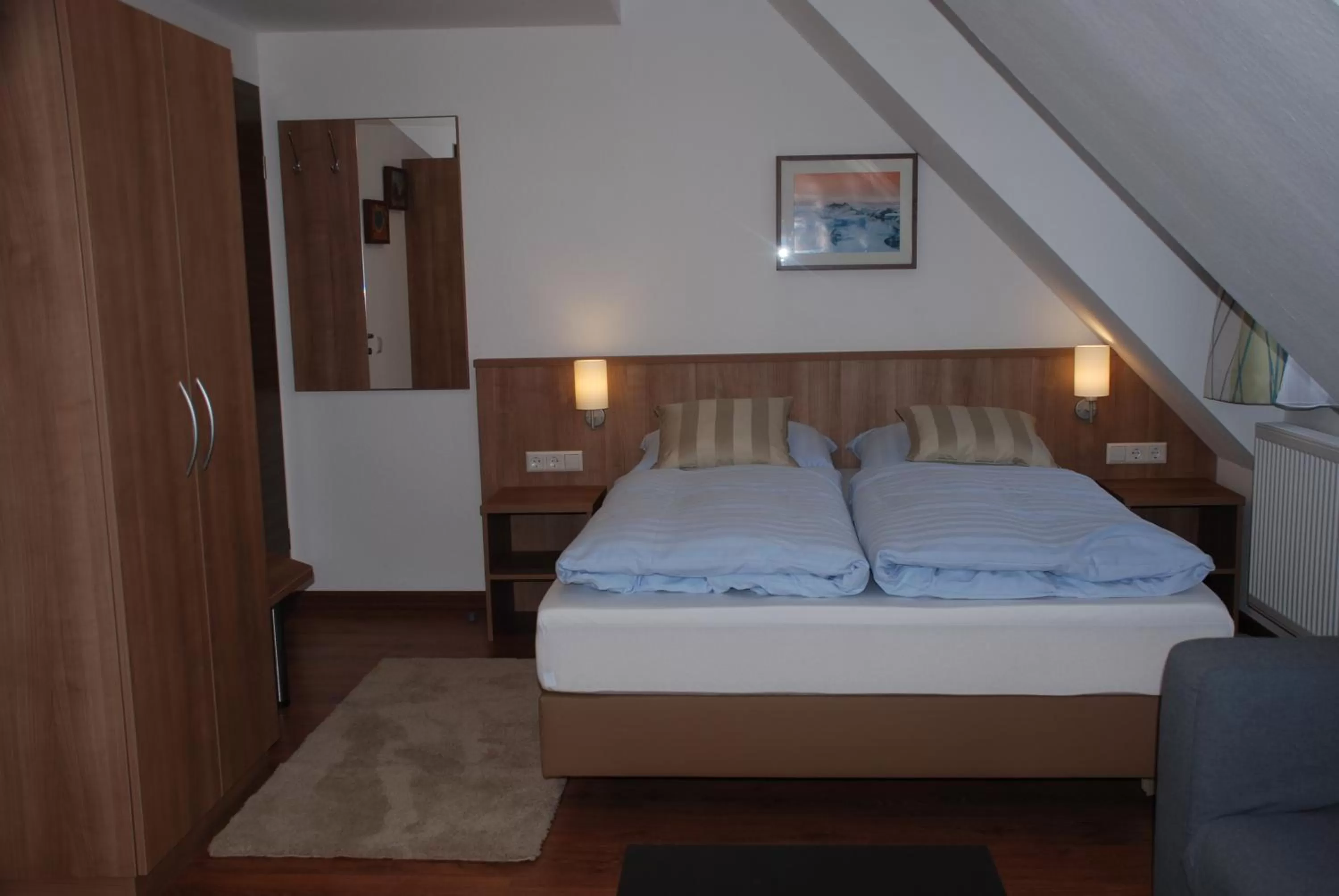 Photo of the whole room, Bed in Hotel Rest Inn