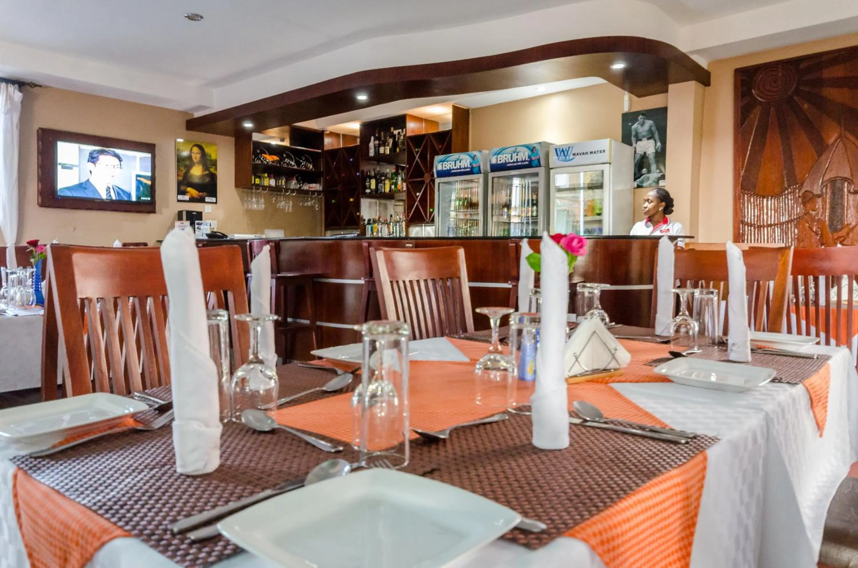 Restaurant/places to eat in Marie's Royale Hotel