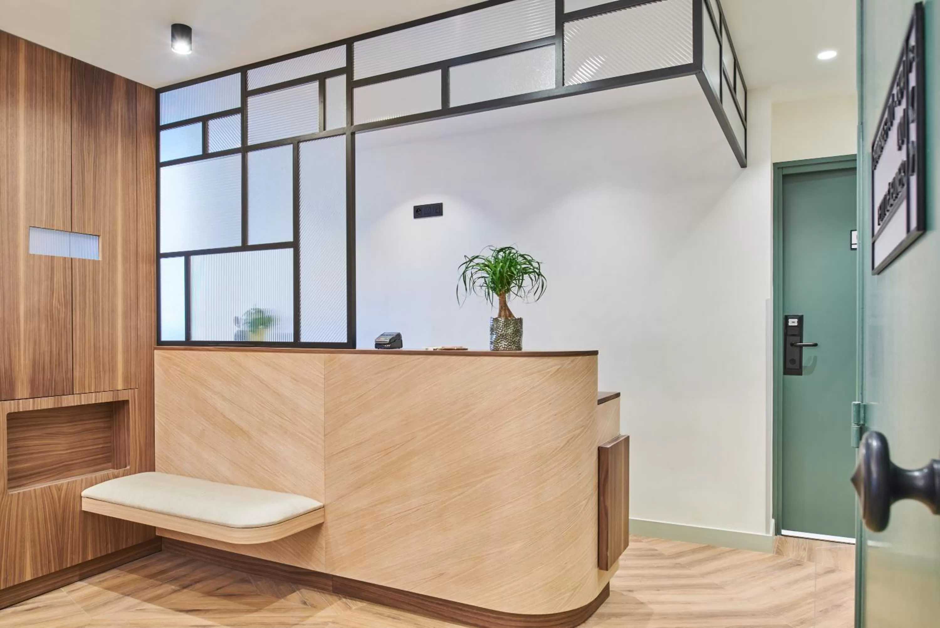 Lobby or reception in Hotel 10 Opéra by HappyCulture