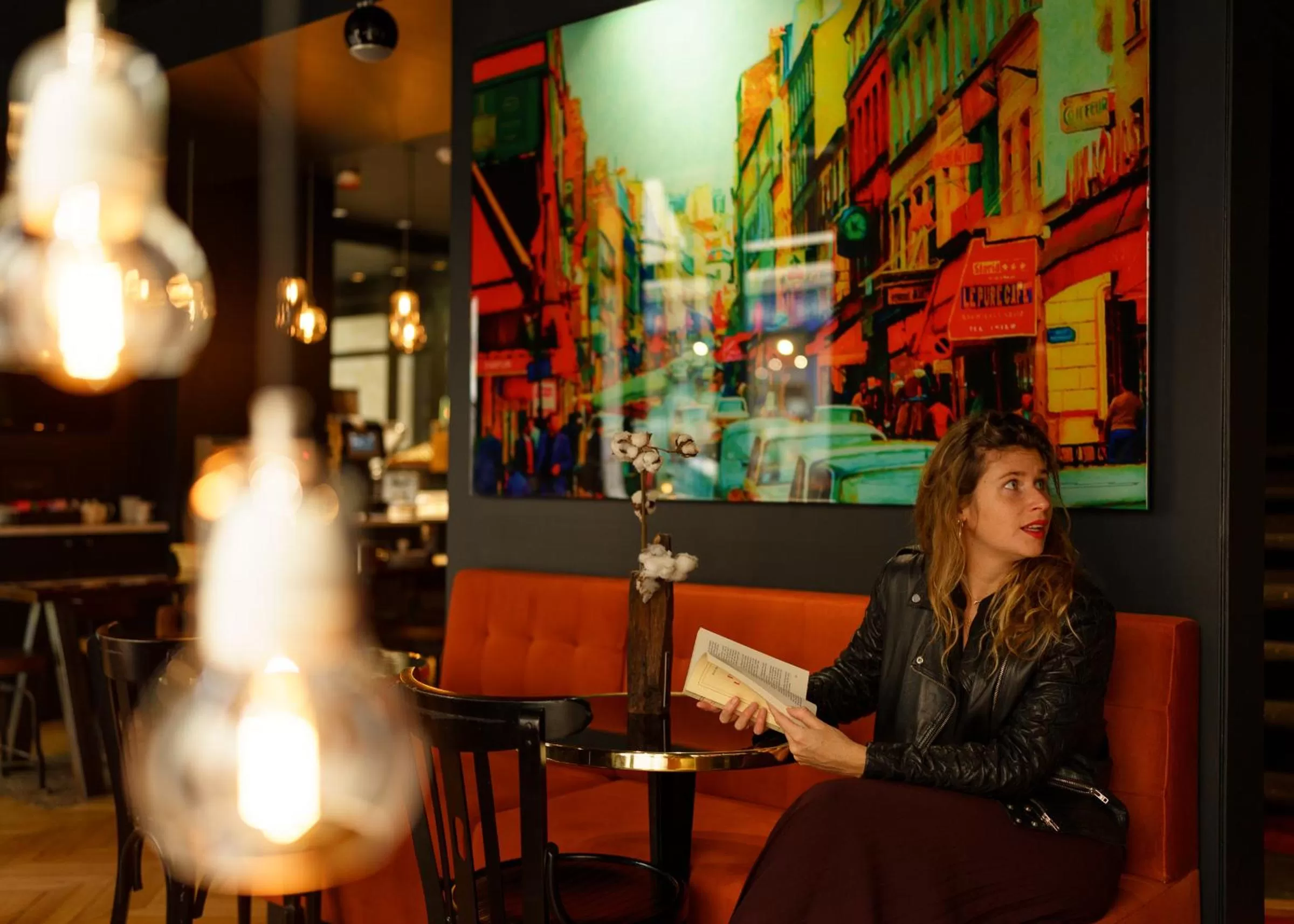 Library in Hotel Scarlett